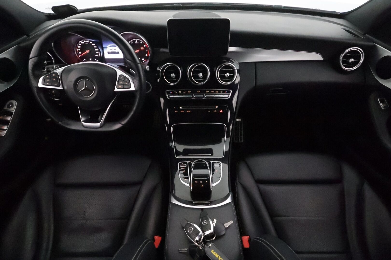 Mercedes-Benz C 2016 C 180 A AMG Premium Edition *Night-paketti / LED High Performance / Vakkari / Nahkasisusta / P.tutkat / Lohkolämmitin* - Alkuperäinen kattoboksi! 