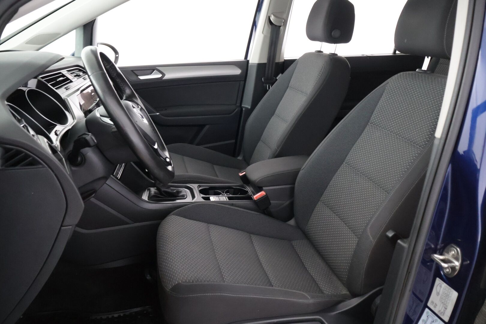 Volkswagen Touran 2019 Comfortline 1,5 TSI EVO 110 kW (150 hv) DSG-automaatti - ACC | 7-paikkainen | Juuri huollettu | Hihna 02/25 | Polttoainekäyttöinen lisälämmitin kaukosäätimellä | Apple CarPlay & Android Auto | Pysäköintitutkat edessä ja takana