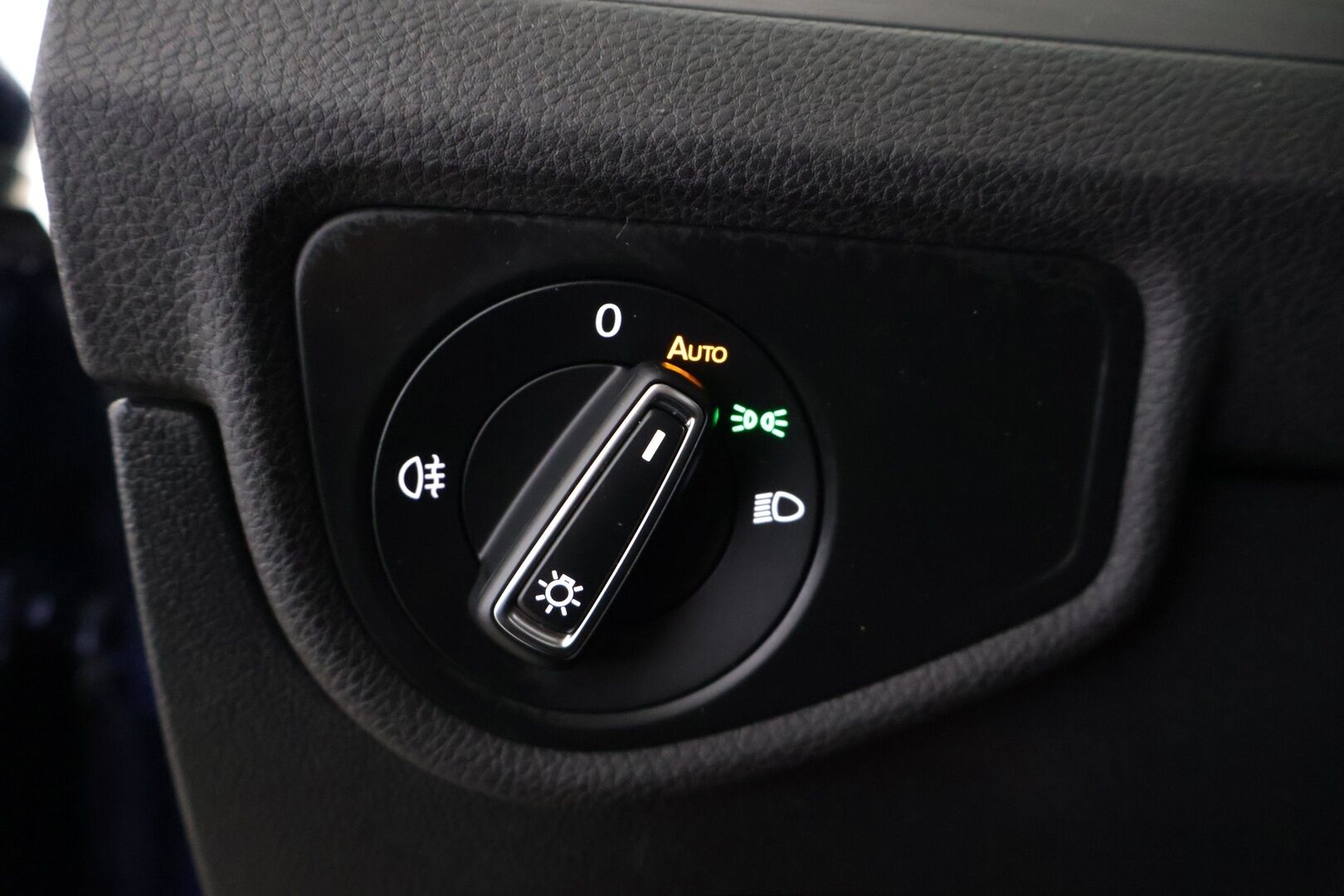 Volkswagen Touran 2019 Comfortline 1,5 TSI EVO 110 kW (150 hv) DSG-automaatti - ACC | 7-paikkainen | Juuri huollettu | Hihna 02/25 | Polttoainekäyttöinen lisälämmitin kaukosäätimellä | Apple CarPlay & Android Auto | Pysäköintitutkat edessä ja takana