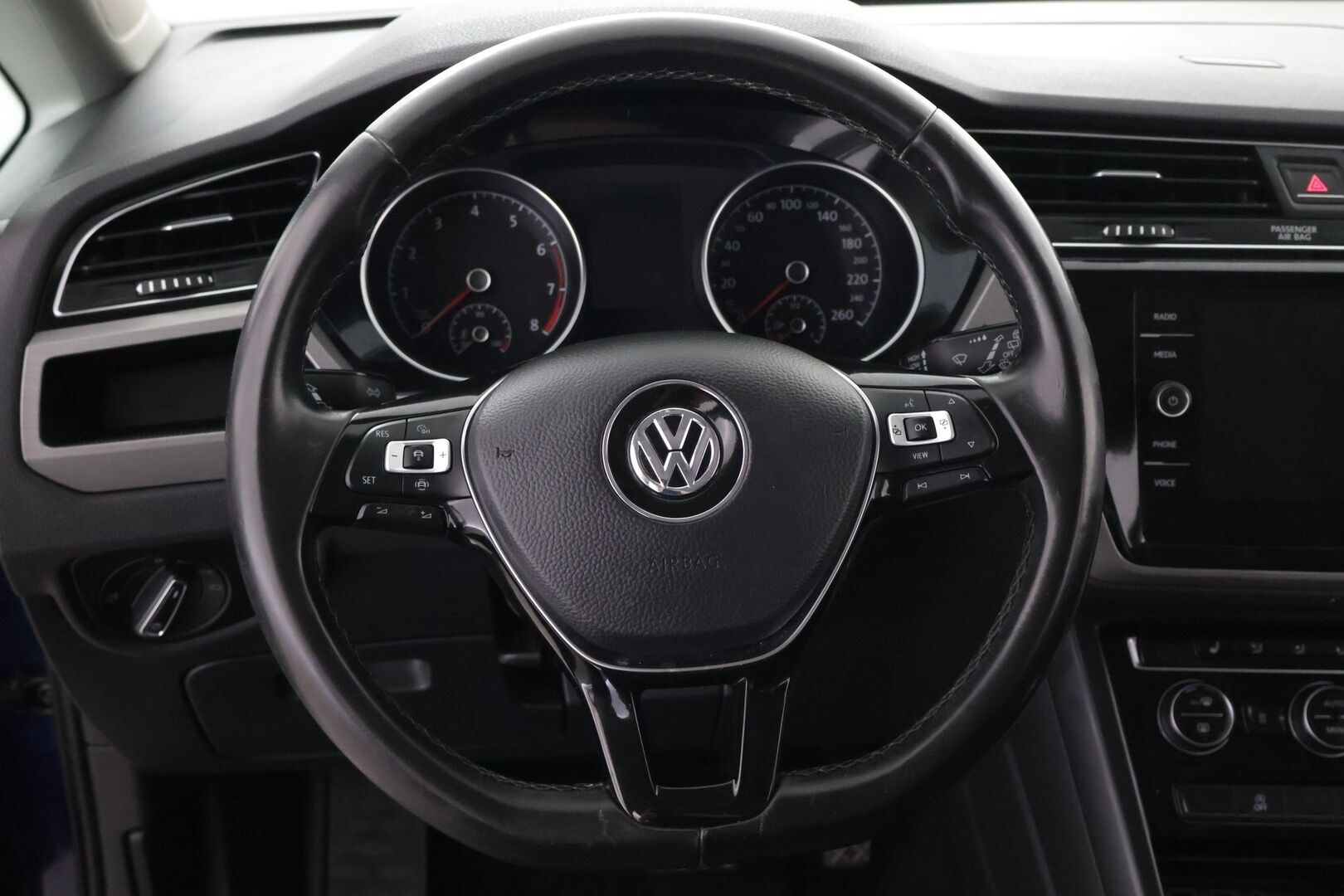 Volkswagen Touran 2019 Comfortline 1,5 TSI EVO 110 kW (150 hv) DSG-automaatti - ACC | 7-paikkainen | Juuri huollettu | Hihna 02/25 | Polttoainekäyttöinen lisälämmitin kaukosäätimellä | Apple CarPlay & Android Auto | Pysäköintitutkat edessä ja takana