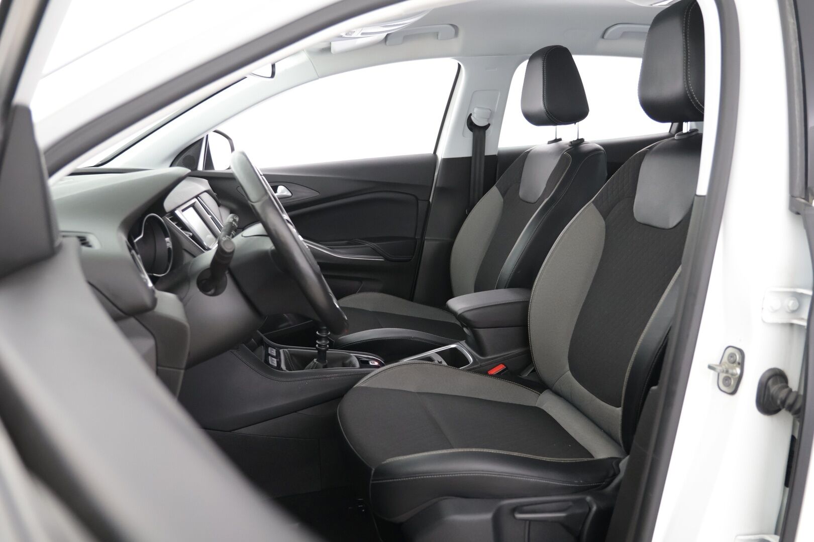 Opel Grandland X 2019 Innovation Plus 130 Turbo / Suomi auto/ apple carplay/ 2x renkaat - HULLUT AVAJAISHULINAT KORKOTARJOUS 3,29 %