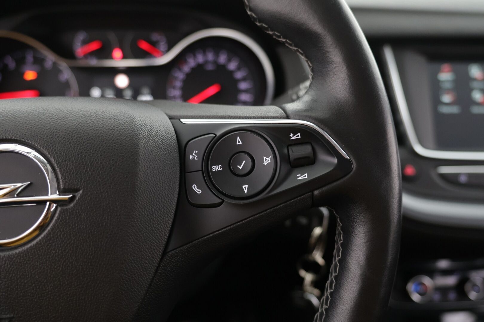 Opel Grandland X 2019 Innovation Plus 130 Turbo - / Suomi auto / apple carplay / 2x renkaat