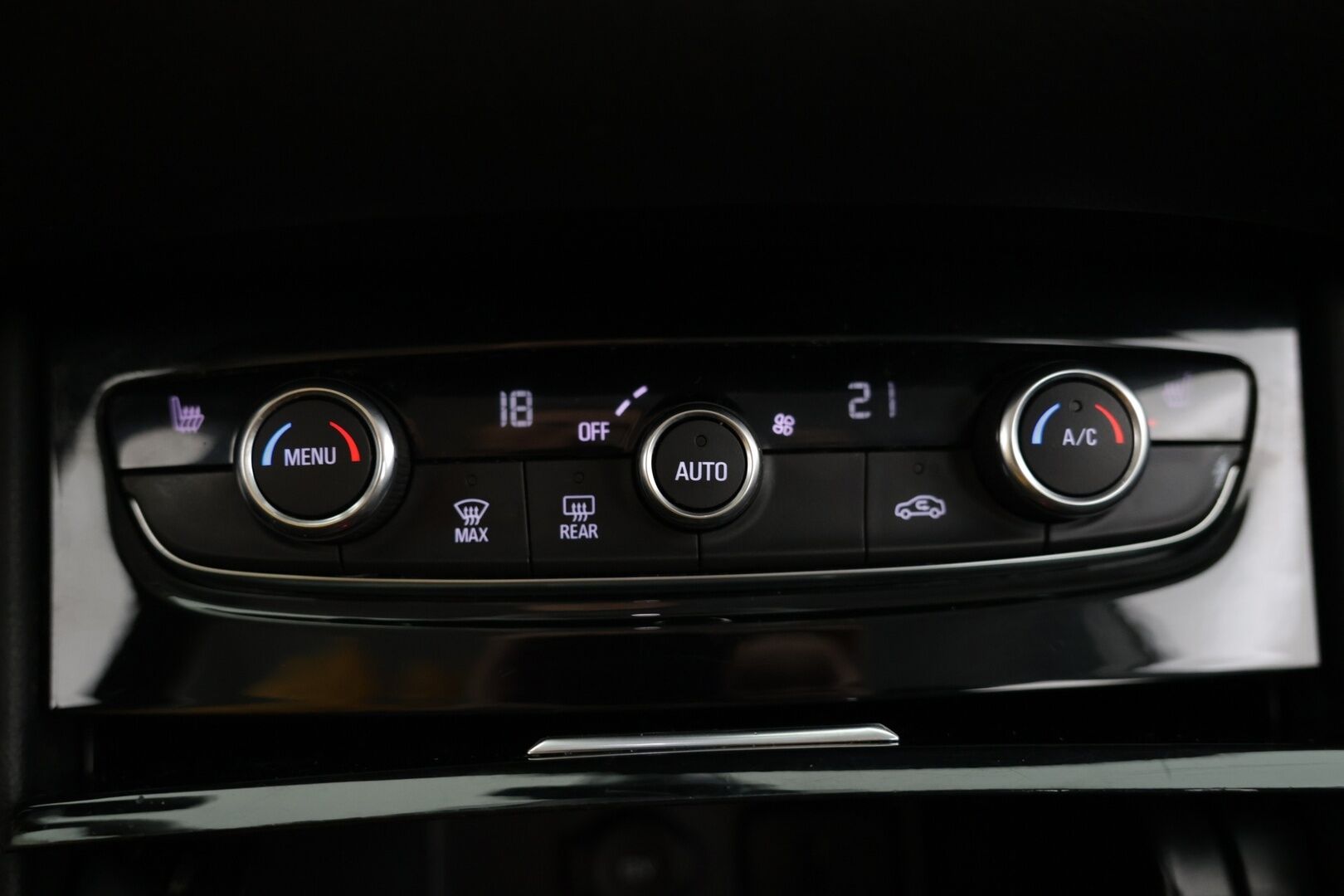Opel Grandland X 2019 Innovation Plus 130 Turbo - / Suomi auto / apple carplay / 2x renkaat