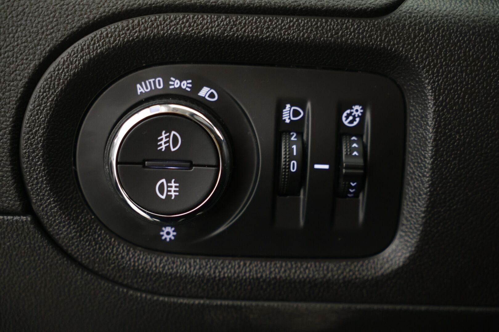 Opel Grandland X 2019 Innovation Plus 130 Turbo - / Suomi auto / apple carplay / 2x renkaat