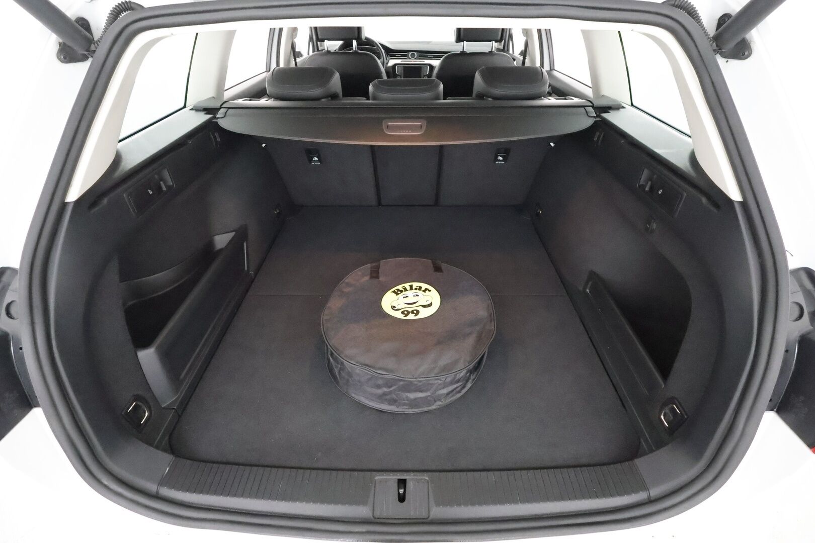Volkswagen Passat 2016 Variant Comfortline 1,4 TSI 110 kW (150 hv) ACT DSG-aut. **Adapt.Vakkari / LED-valot / P.Kamera / Apple&Android** - 3-Alueinen AC / 2x Renkaat 