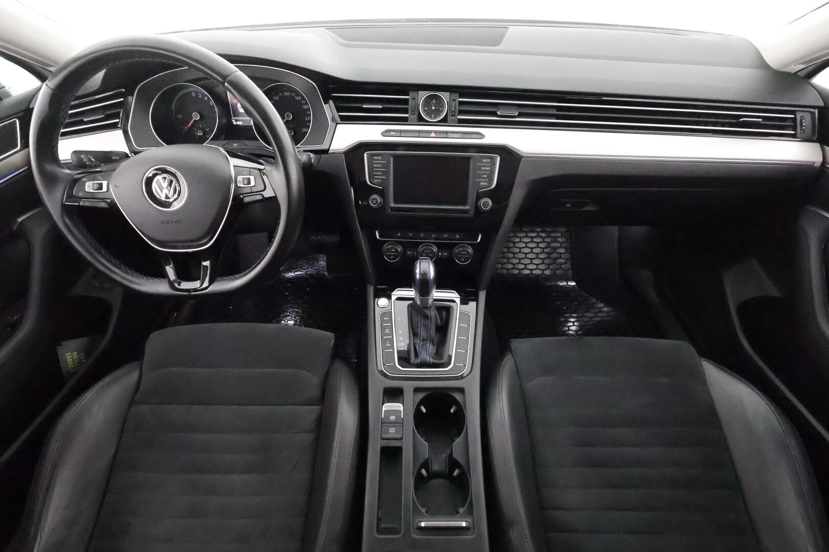 Volkswagen Passat 2016 Variant Comfortline 1,4 TSI 110 kW (150 hv) ACT DSG-aut. **Adapt.Vakkari / LED-valot / P.Kamera / Apple&Android** - 3-Alueinen AC / 2x Renkaat 