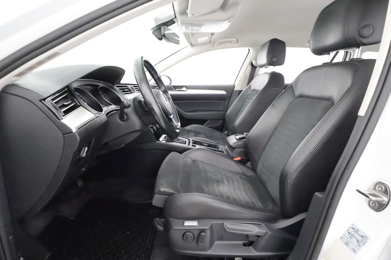 Volkswagen Passat 2016 Variant Comfortline 1,4 TSI 110 kW (150 hv) ACT DSG-aut. **Adapt.Vakkari / LED-valot / P.Kamera / Apple&Android** - 3-Alueinen AC / 2x Renkaat 