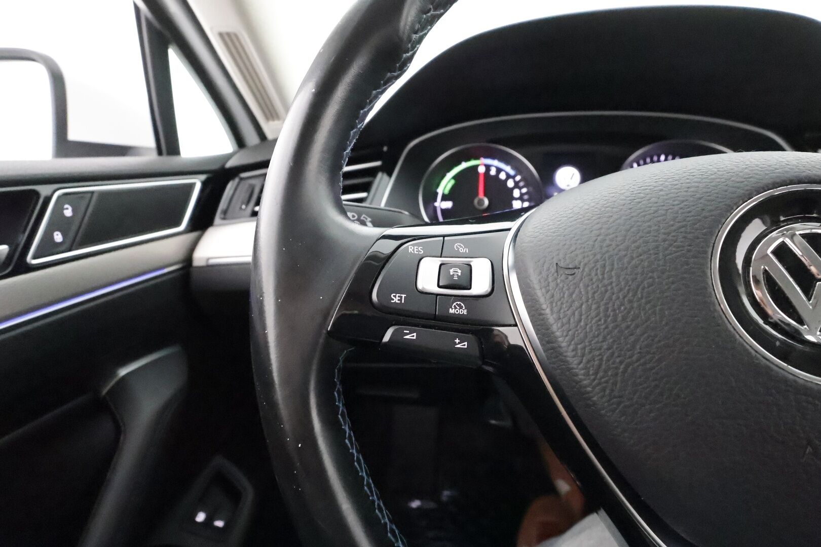 Volkswagen Passat 2016 Variant Comfortline 1,4 TSI 110 kW (150 hv) ACT DSG-aut. **Adapt.Vakkari / LED-valot / P.Kamera / Apple&Android** - 3-Alueinen AC / 2x Renkaat /Juuri huollettu