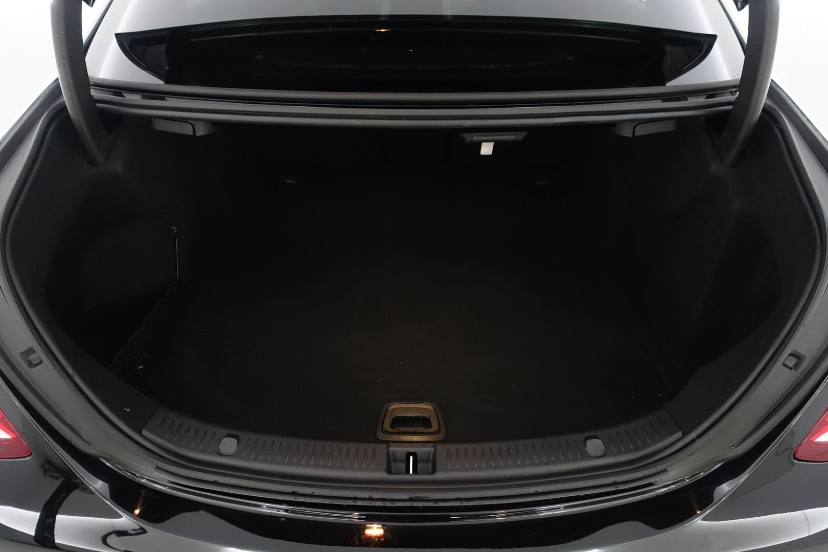 Mercedes-Benz E 2019 200 d A Business - | Suomi-auto | P.Kamera | Urheiluistuimet | Nahkasisusta | Lohkolämmitin | Navi | LED Performance | Vakkari | Ambient | 