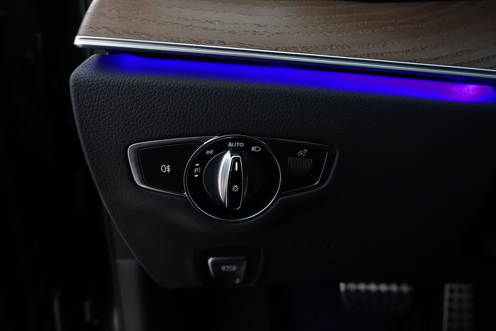 Mercedes-Benz E 2019 200 d A Business - | Suomi-auto | P.Kamera | Urheiluistuimet | Nahkasisusta | Lohkolämmitin | Navi | LED Performance | Vakkari | Ambient | 