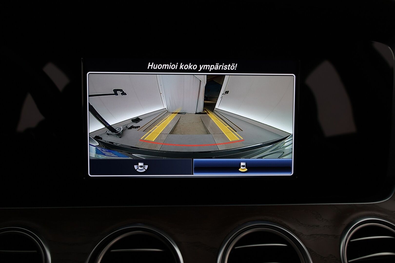 Mercedes-Benz E 2019 200 d A Business * Nahkasisusta / P-Kamera / Lohkolämmitin / Navi * - 3,99 % KORKOTARJOUS TÄHÄN AUTOON - * Suomi-auto / 2x Renkaat / Vähän ajettu *