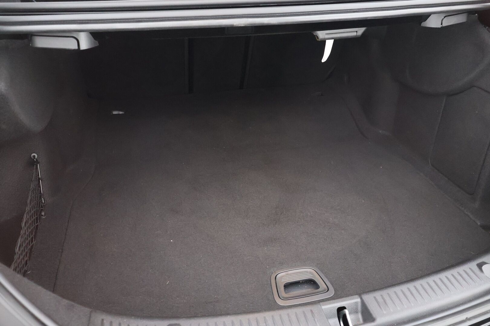 Mercedes-Benz E 2019 200 d A Business * Nahkasisusta / P-Kamera / Lohkolämmitin / Navi * - 3,99 % KORKOTARJOUS TÄHÄN AUTOON - * Suomi-auto / 2x Renkaat / Vähän ajettu *