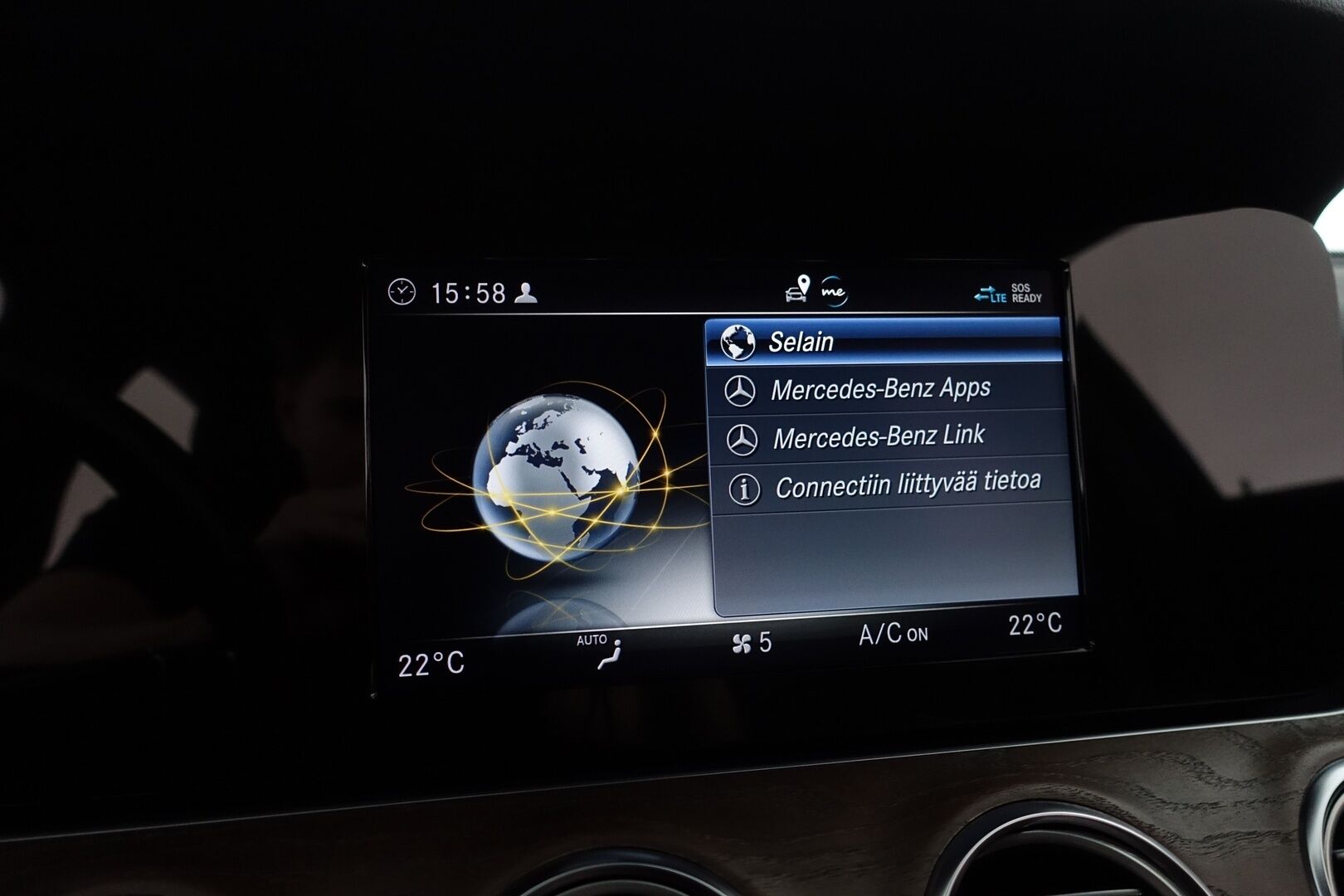 Mercedes-Benz E 2019 200 d A Business - | Suomi-auto | P.Kamera | Urheiluistuimet | Nahkasisusta | Lohkolämmitin | Navi | LED Performance | Vakkari | Ambient | 