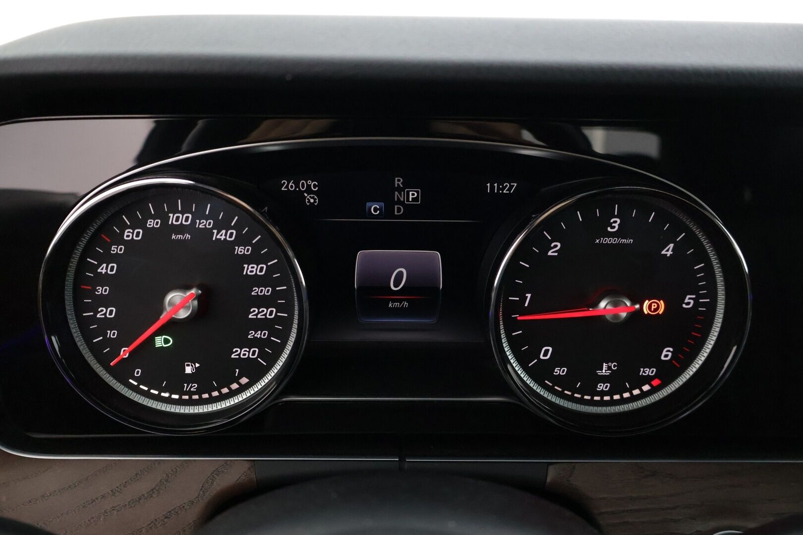 Mercedes-Benz E 2019 200 d A Business * Sport Nahat / P-Kamera / Lohkolämmitin / Musta Sisäkatto / Navi * - 3,99 % KORKOTARJOUS TÄHÄN AUTOON - * Kovilla varusteilla ja todella vähän ajettu Suomi-Auto! *