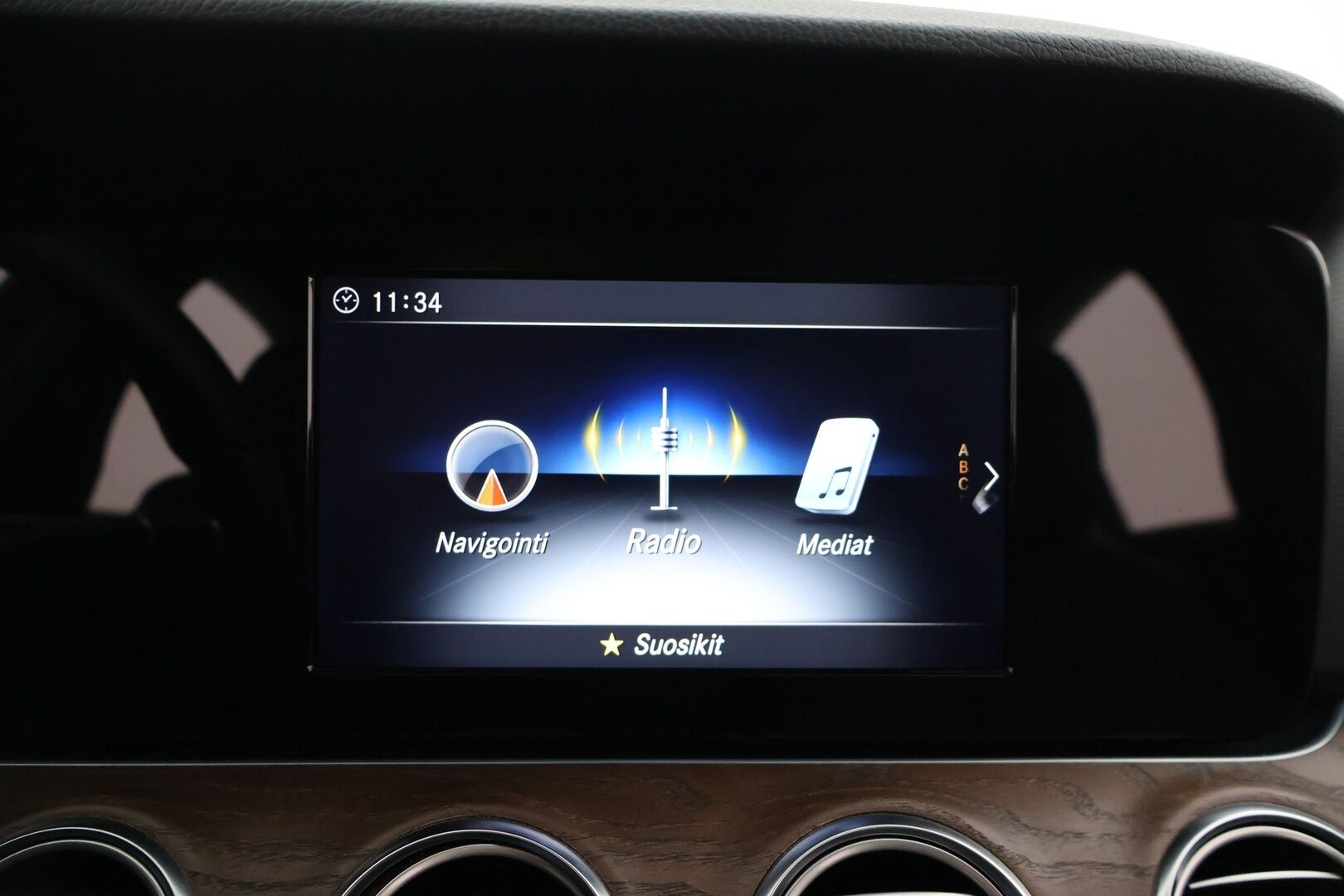 Mercedes-Benz E 2019 200 d A Business * Nahkasisusta / P-Kamera / Lohkolämmitin / Navi * - 3,99 % KORKOTARJOUS TÄHÄN AUTOON - * Suomi-auto / 2x Renkaat / Vähän ajettu *