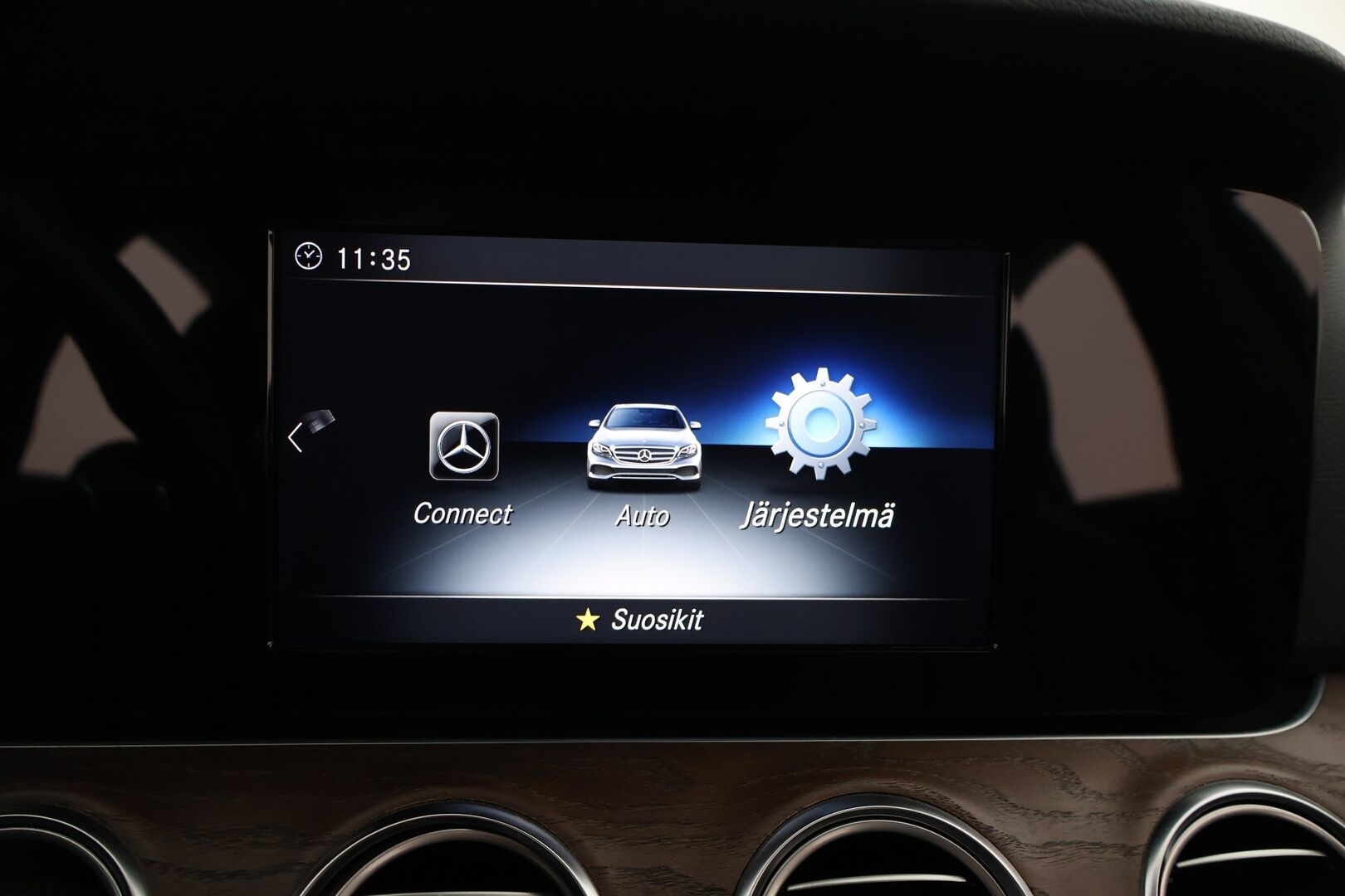 Mercedes-Benz E 2019 200 d A Business * Nahkasisusta / P-Kamera / Lohkolämmitin / Navi * - 3,99 % KORKOTARJOUS TÄHÄN AUTOON - * Suomi-auto / 2x Renkaat / Vähän ajettu *