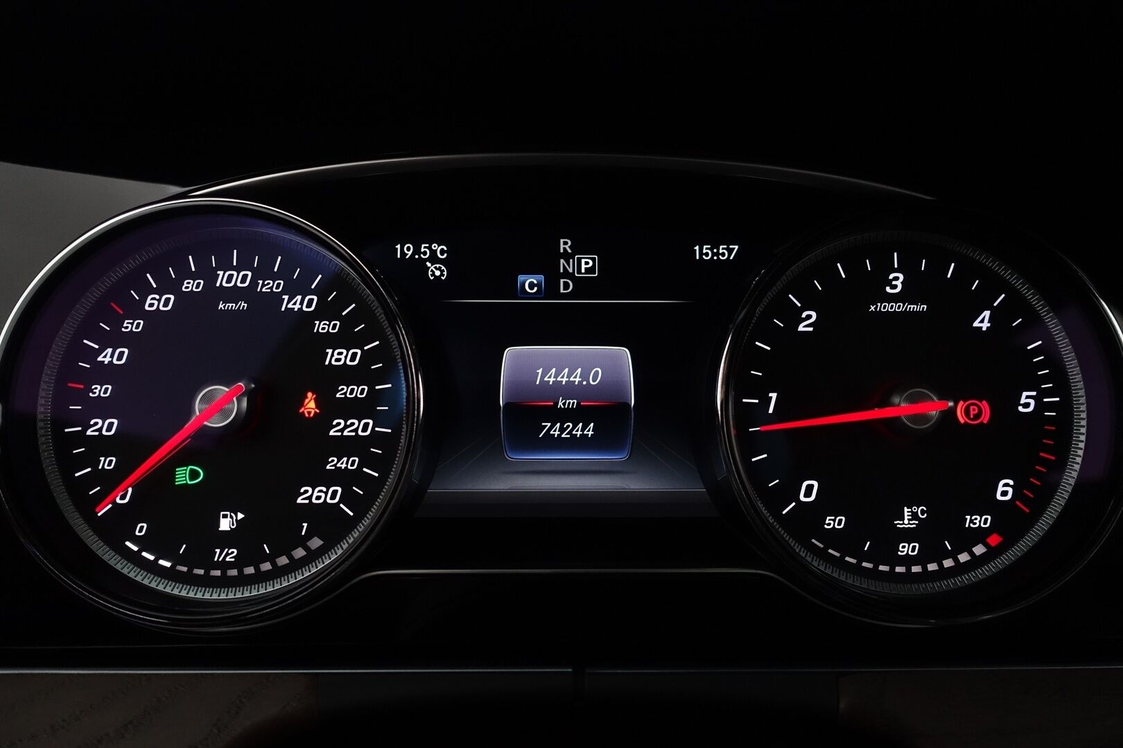Mercedes-Benz E 2019 200 d A Business - | Suomi-auto | P.Kamera | Urheiluistuimet | Nahkasisusta | Lohkolämmitin | Navi | LED Performance | Vakkari | Ambient | 