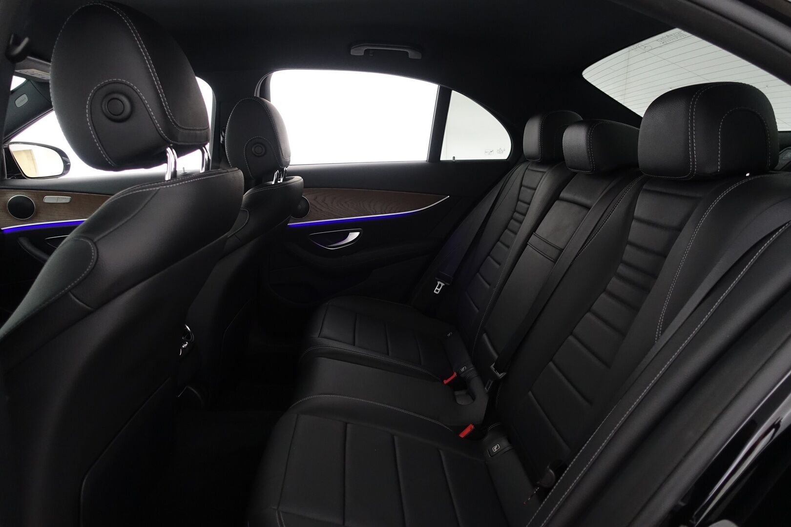 Mercedes-Benz E 2019 200 d A Business - | Suomi-auto | P.Kamera | Urheiluistuimet | Nahkasisusta | Lohkolämmitin | Navi | LED Performance | Vakkari | Ambient | 