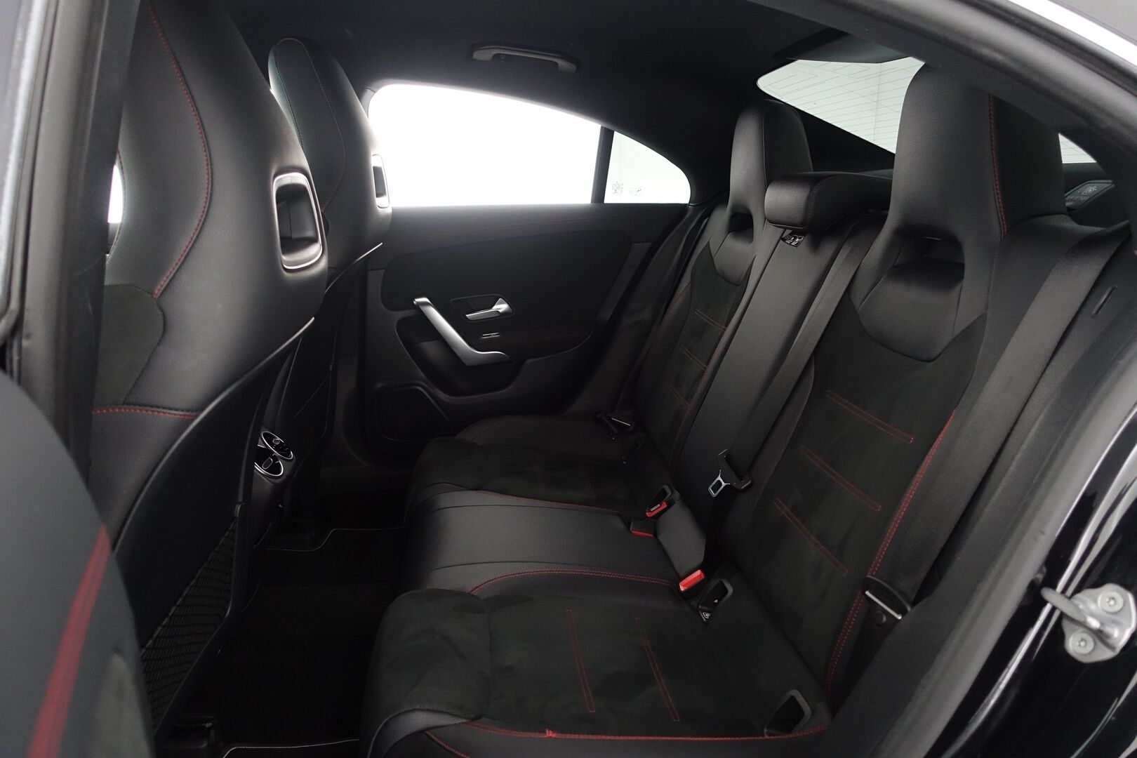 Mercedes-Benz CLA 2019 180 A Business AMG - Suomi-auto | AMG-paketit | Widescreen | P.Kamera | Sporttipenkit | Navi LED High Performance | Puolinahat | AppleCarPlay | Kaistanpitoavustin | 2X Renkaat |