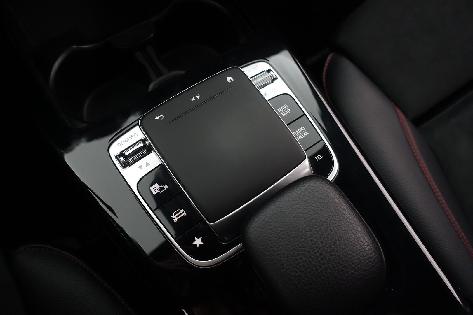 Mercedes-Benz CLA 2019 180 A Business AMG - Suomi-auto | AMG-paketit | Widescreen | P.Kamera | Sporttipenkit | Navi LED High Performance | Puolinahat | AppleCarPlay | Kaistanpitoavustin | 2X Renkaat |