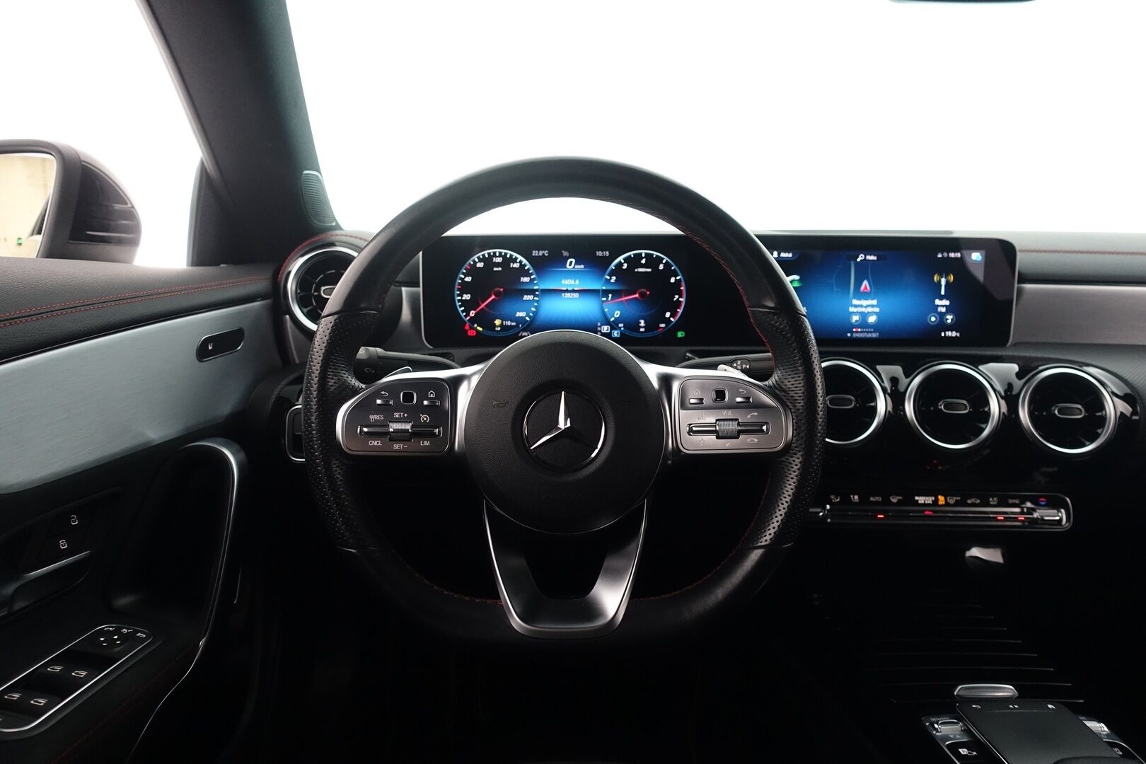Mercedes-Benz CLA 2019 180 A Business AMG - Suomi-auto | AMG-paketit | Widescreen | P.Kamera | Sporttipenkit | Navi LED High Performance | Puolinahat | AppleCarPlay | Kaistanpitoavustin | 2X Renkaat |