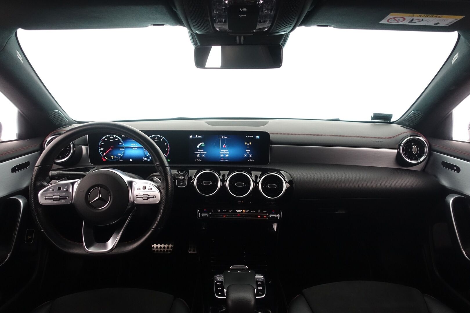 Mercedes-Benz CLA 2019 180 A Business AMG - Suomi-auto | AMG-paketit | Widescreen | P.Kamera | Sporttipenkit | Navi LED High Performance | Puolinahat | AppleCarPlay | Kaistanpitoavustin | 2X Renkaat |