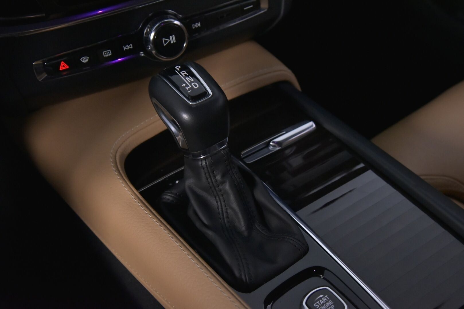 Volvo V90 2019 D3 AWD Business Inscription aut - Webasto | ACC | Pilot Assist | Koukku | Konjakkinahat | High.Performance Audio | KeyLess