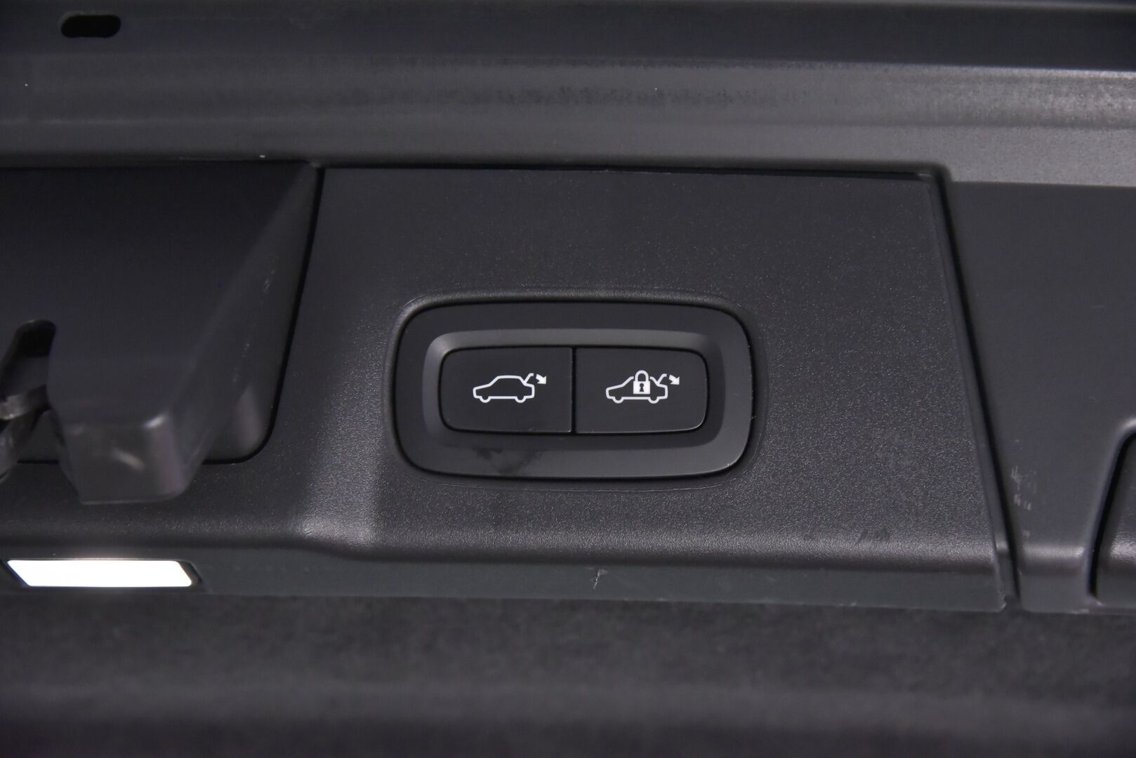 Volvo V90 2019 D3 AWD Business Inscription aut - Webasto | ACC | Pilot Assist | Koukku | Konjakkinahat | High.Performance Audio | KeyLess