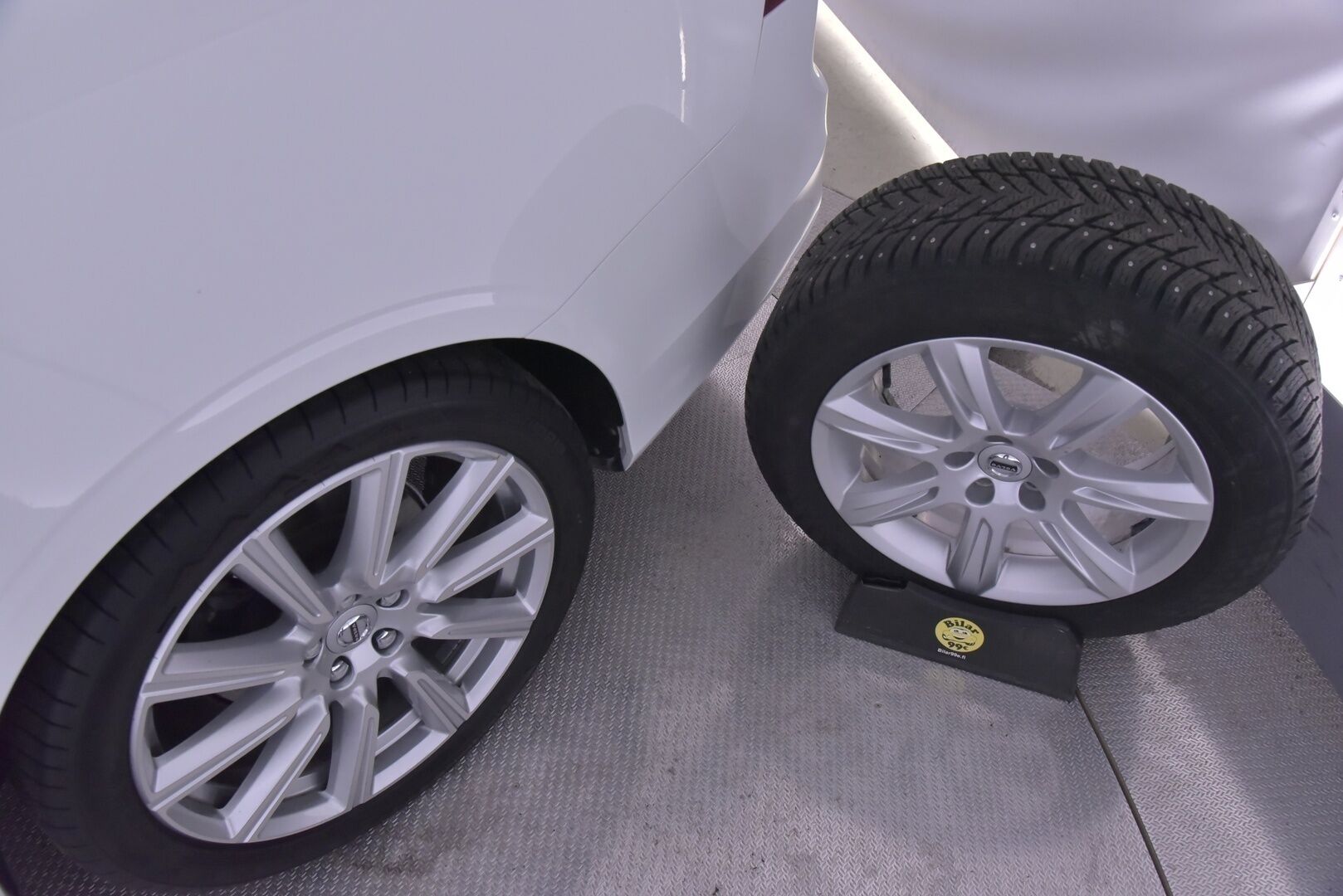 Volvo V90 2019 D3 AWD Business Inscription aut - Webasto | ACC | Pilot Assist | Koukku | Konjakkinahat | High.Performance Audio | KeyLess