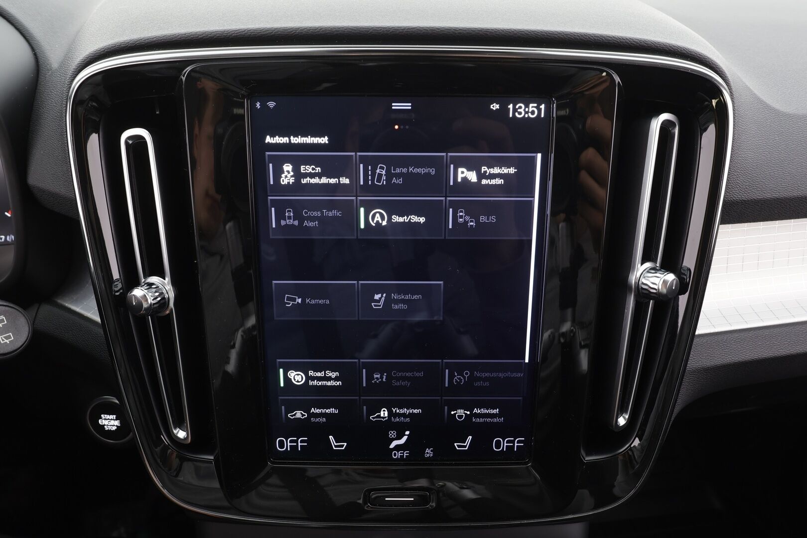 Volvo XC40 2019 D3 Business aut * Webasto / Koukku / ACC / LED / P.Kamera / Kaistavahti / Navi * - Suomi-auto / Kahdet renkaat aluvanteilla - HULLUT AVAJAISHULINAT KORKOTARJOUS 3,29 %