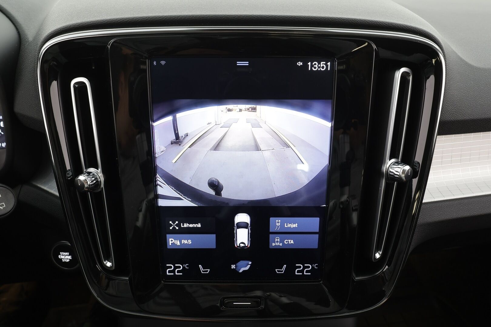 Volvo XC40 2019 D3 Business aut * Webasto / Koukku / ACC / LED / P.Kamera / Kaistavahti / Navi * - Suomi-auto / Kahdet renkaat aluvanteilla - HULLUT AVAJAISHULINAT KORKOTARJOUS 3,29 %