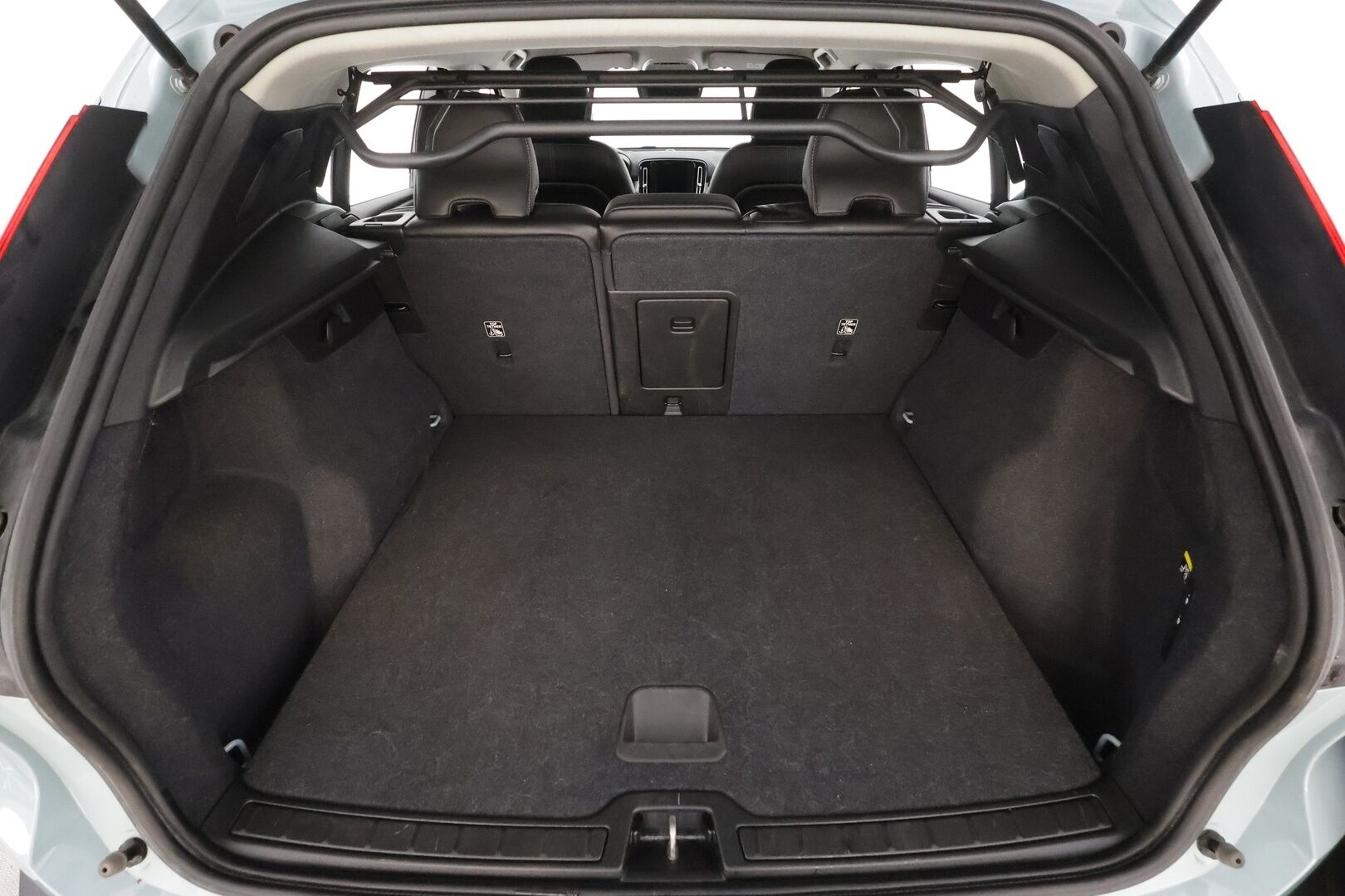 Volvo XC40 2019 D3 Business aut * Webasto / Koukku / ACC / LED / P.Kamera / Kaistavahti / Navi * - Suomi-auto / Kahdet renkaat aluvanteilla - HULLUT AVAJAISHULINAT KORKOTARJOUS 3,29 %