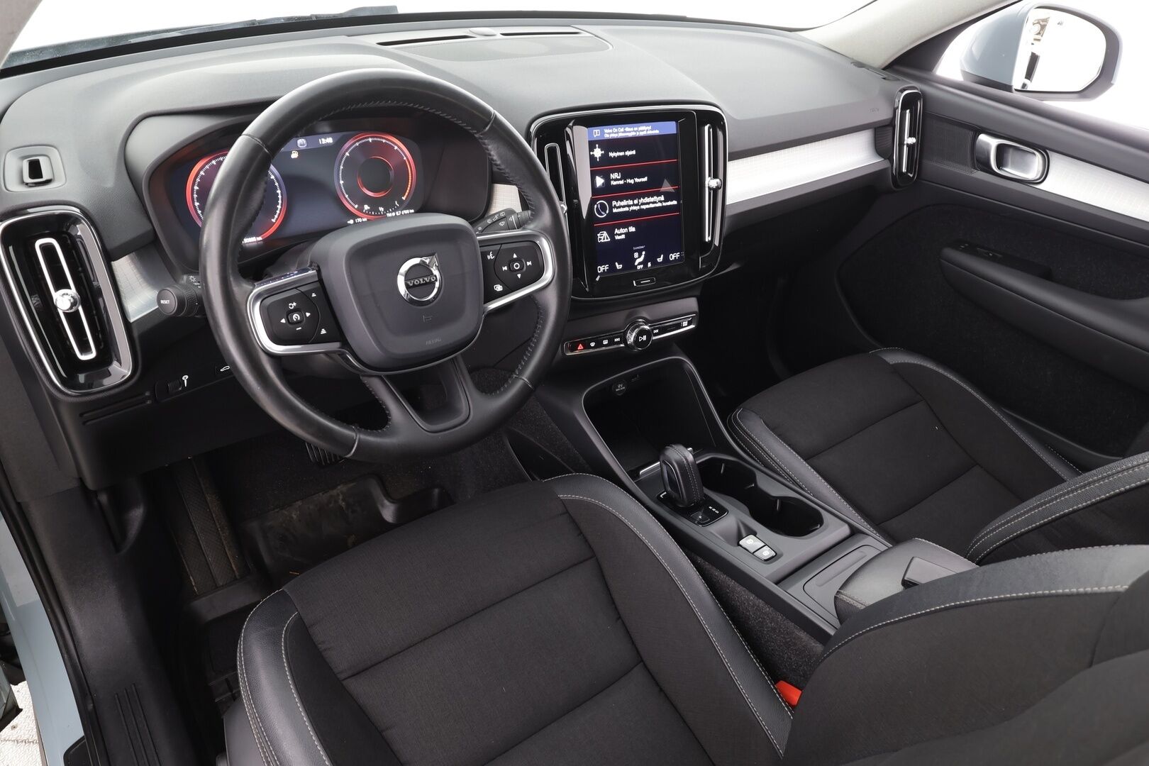 Volvo XC40 2019 D3 Business aut * Webasto / Koukku / ACC / LED / P.Kamera / Kaistavahti / Navi * - Suomi-auto / Kahdet renkaat aluvanteilla - HULLUT AVAJAISHULINAT KORKOTARJOUS 3,29 %