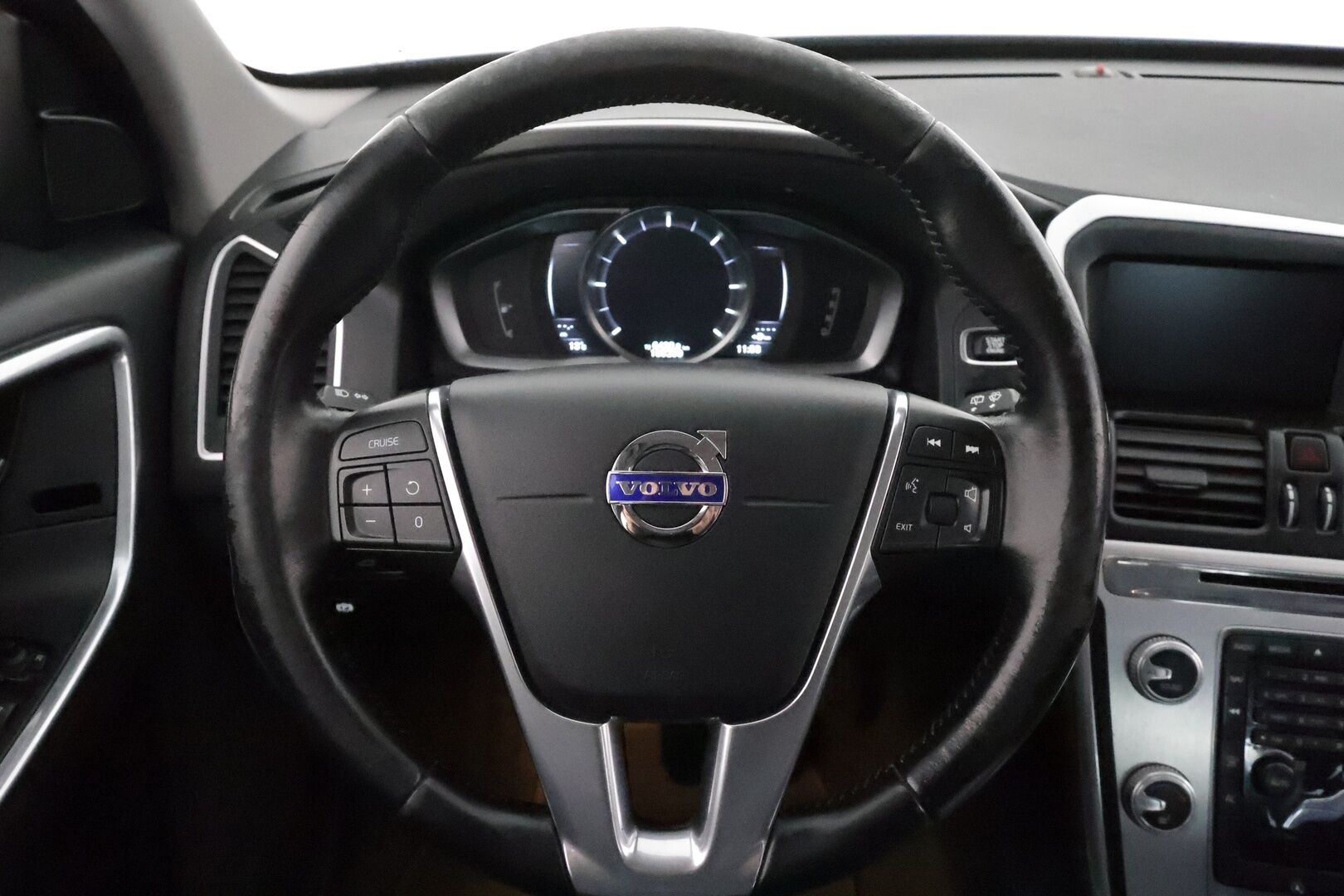 Volvo XC60 2016 D4 Ocean Race aut *Vakkari / Koukku / Webasto / Navi / Sporttinahat / Digimittaristo* - Kahdet renkaat aluvanteilla - HULLU BLACKWEEK KORKOTARJOUS 2,49%