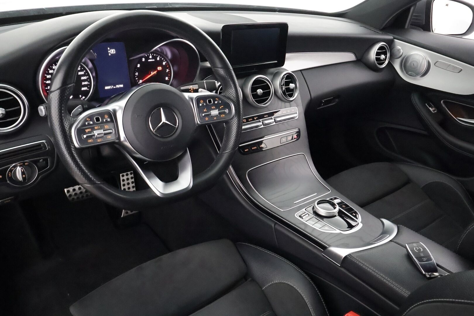 Mercedes-Benz C 2019 400 4Matic A Coupe AMG - | Burmester | Facelift | Designo erikoisväri | P.kamera | Sporttipenkit | Apple & Android | LED | Nahka-alcantara | Merkkihuollot | 2x renkaat |