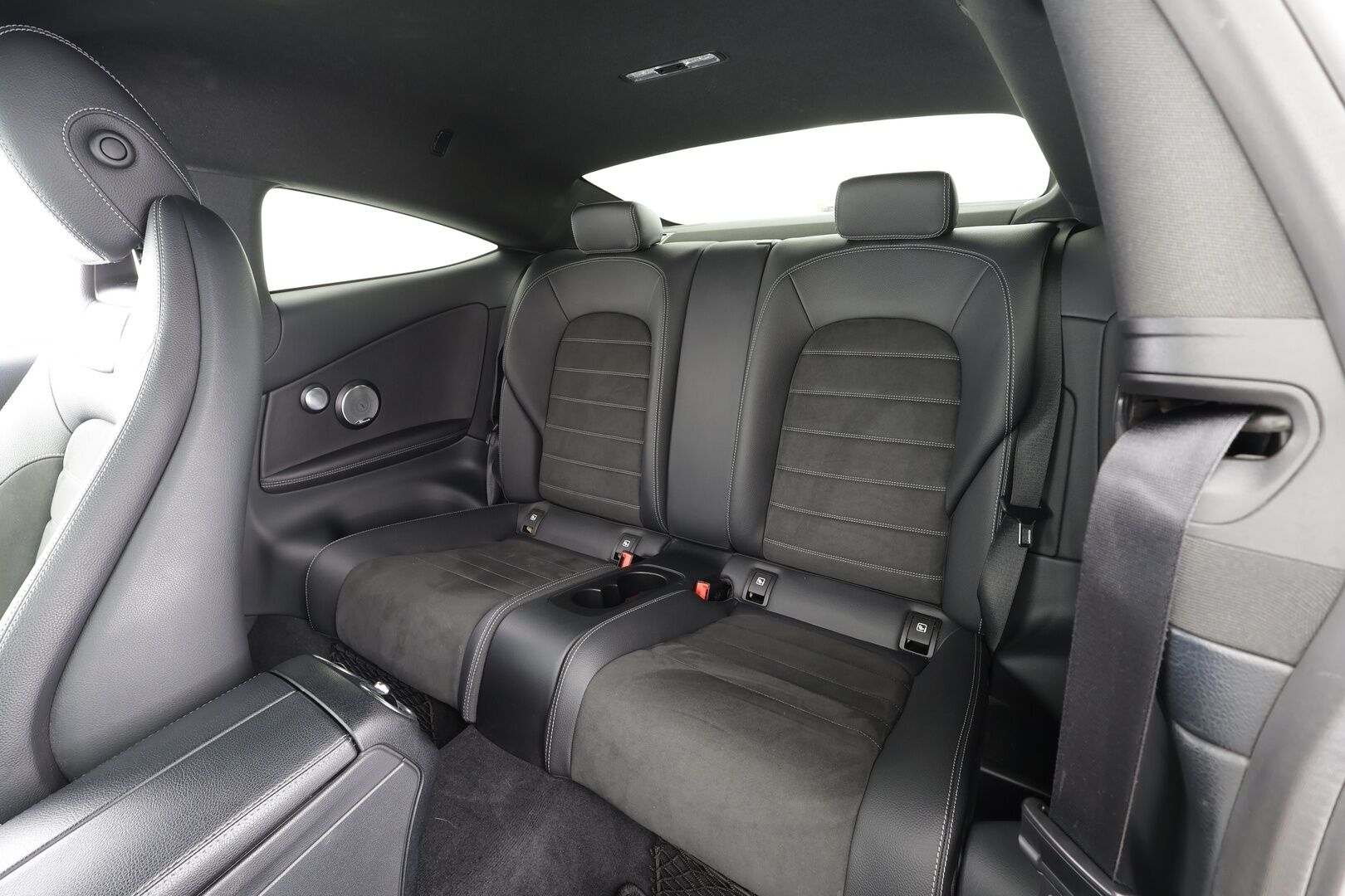 Mercedes-Benz C 2019 400 4Matic A Coupe AMG - | Burmester | Facelift | Designo erikoisväri | P.kamera | Sporttipenkit | Apple & Android | LED | Nahka-alcantara | Merkkihuollot | 2x renkaat |