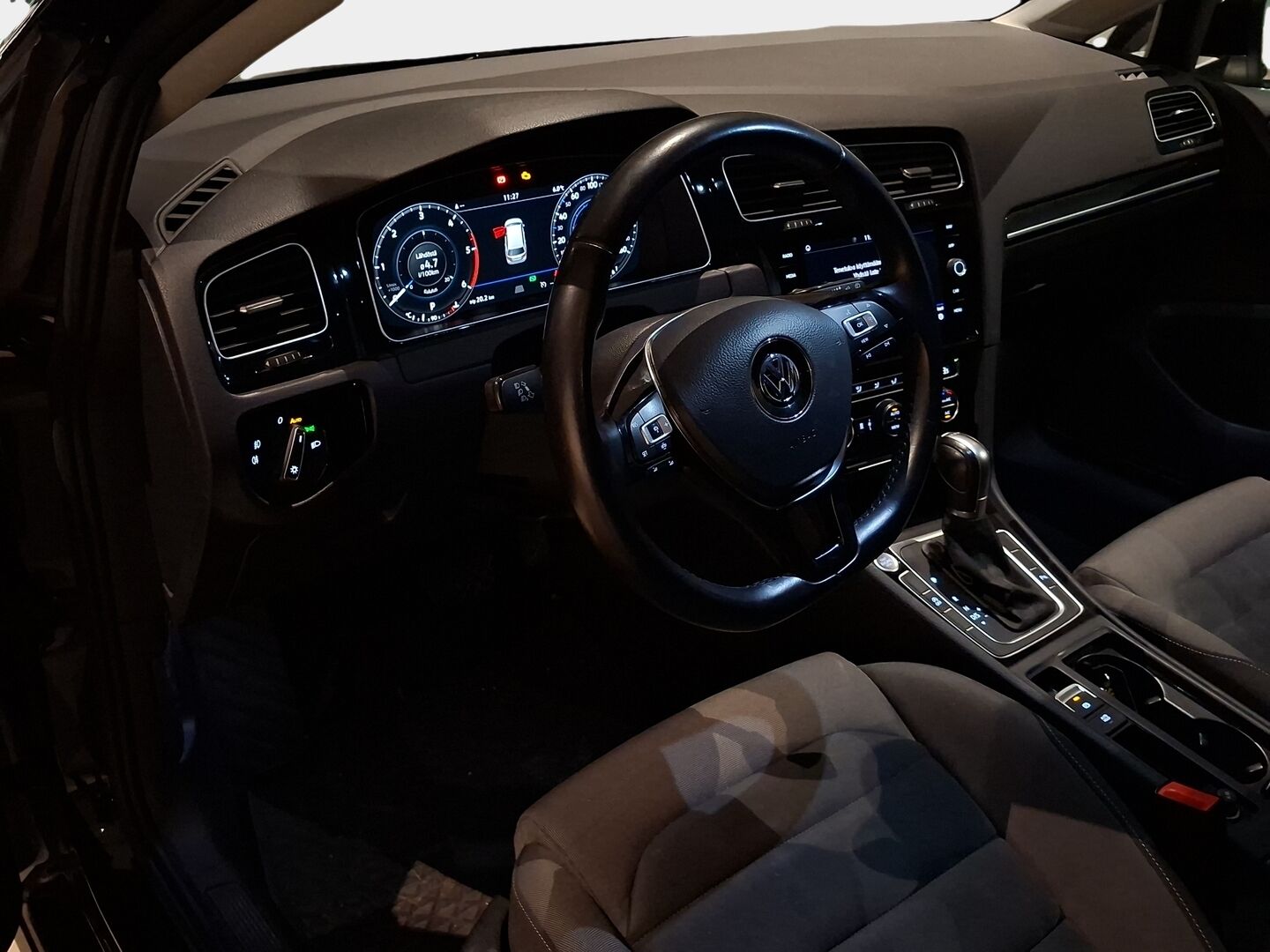 Volkswagen Golf 2019 Variant Highline 2,0 TDI SCR 110 kW (150 hv) DSG *ACC / Koukku / Navi / Webasto / Digimittaristo / P.kamera / Led* - Pieni ruokainen! / Jakopää vaihdettu 159tkm 05.2025!  