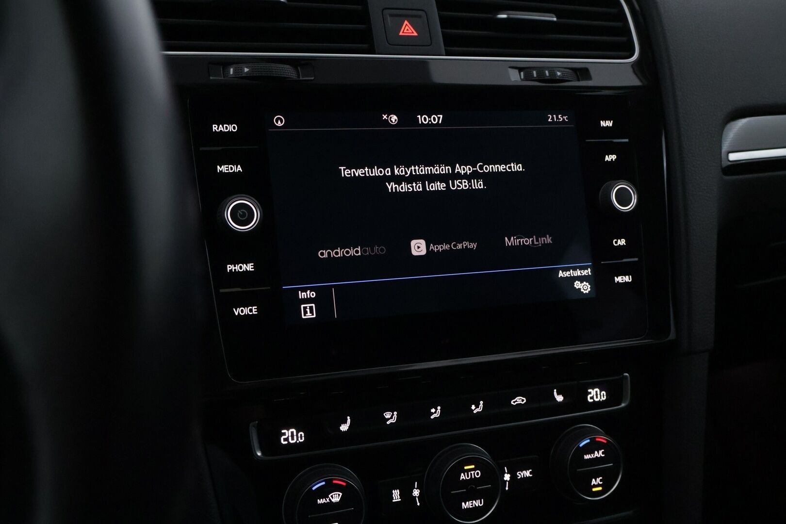 Volkswagen Golf 2019 Variant Highline 2,0 TDI SCR 110 kW (150 hv) DSG *ACC / Koukku / Navi / Webasto / Digimittaristo / P.kamera / Led* - Pieni ruokainen! / Jakopää vaihdettu 159tkm 05.2025! - Osta nyt, maksa vasta ensi vuonna