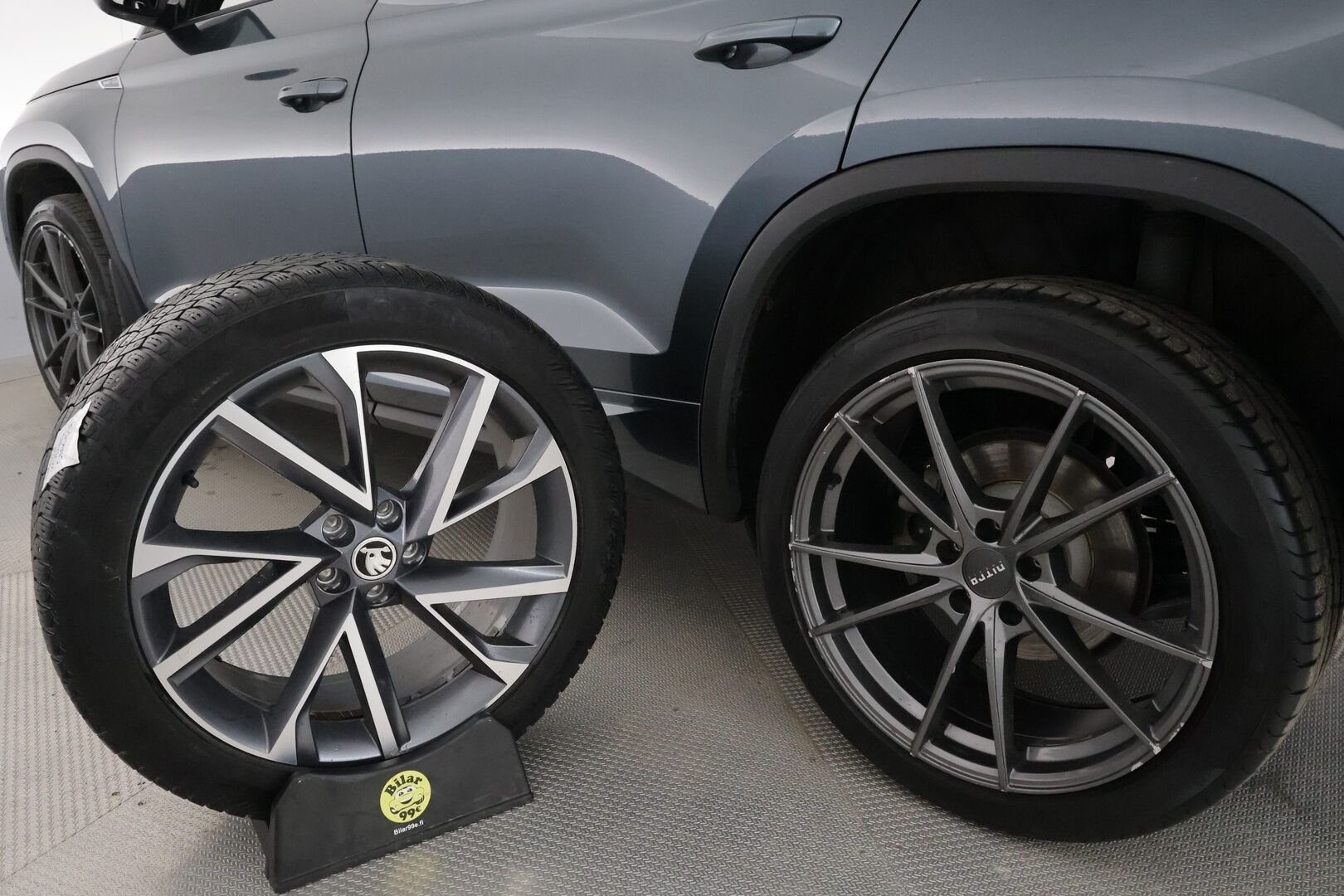 Skoda Kodiaq 2019 2,0 TDI 190 4x4 SportLine DSG Autom **Muistipenkki / Webasto / Koukku / 360° Kamera / Adapt.Vakkari / Canton** - LED-valot / Digimittaristo /  Navi / Kaistavahti / Nahka-Alcantara / KeylessGO / 2x Renkaat