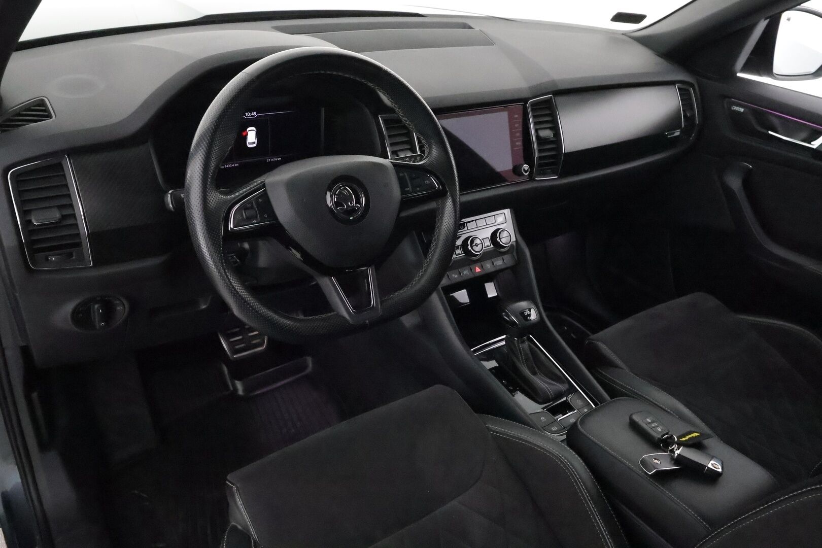 Skoda Kodiaq 2019 2,0 TDI 190 4x4 SportLine DSG Autom **Muistipenkki / Webasto / Koukku / 360° Kamera / Adapt.Vakkari / Canton** - LED-valot / Digimittaristo /  Navi / Kaistavahti / Nahka-Alcantara / KeylessGO / 2x Renkaat