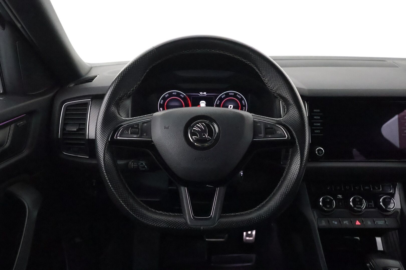 Skoda Kodiaq 2019 2,0 TDI 190 4x4 SportLine DSG Autom **Muistipenkki / Webasto / Koukku / 360° Kamera / Adapt.Vakkari / Canton** - LED-valot / Digimittaristo /  Navi / Kaistavahti / Nahka-Alcantara / KeylessGO / 2x Renkaat