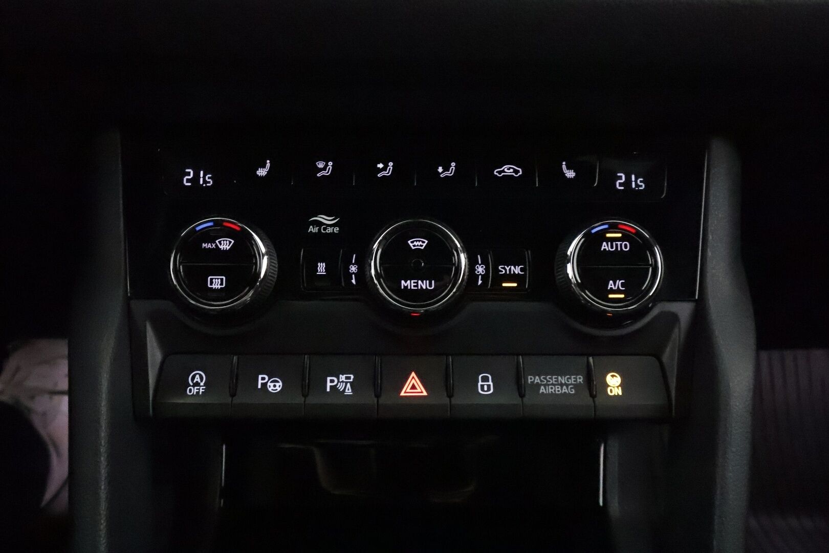 Skoda Kodiaq 2019 2,0 TDI 190 4x4 SportLine DSG Autom **Muistipenkki / Webasto / Koukku / 360° Kamera / Adapt.Vakkari / Canton** - LED-valot / Digimittaristo /  Navi / Kaistavahti / Nahka-Alcantara / KeylessGO / 2x Renkaat