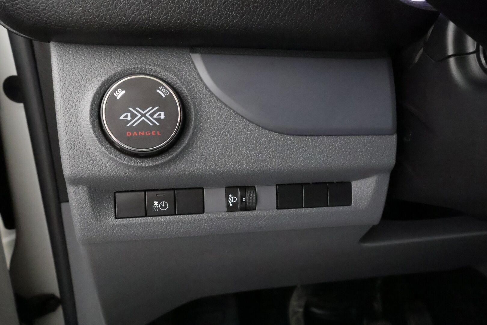 Peugeot Expert 2019 BlueHDi 120 XL 4x4 * Vakkari / Koukku / Webasto / LED-Lisävalo / P.Kamera * - Kahdet Renkaat / Suomi-auto - HULLUT AVAJAISHULINAT KORKOTARJOUS 3,29 %