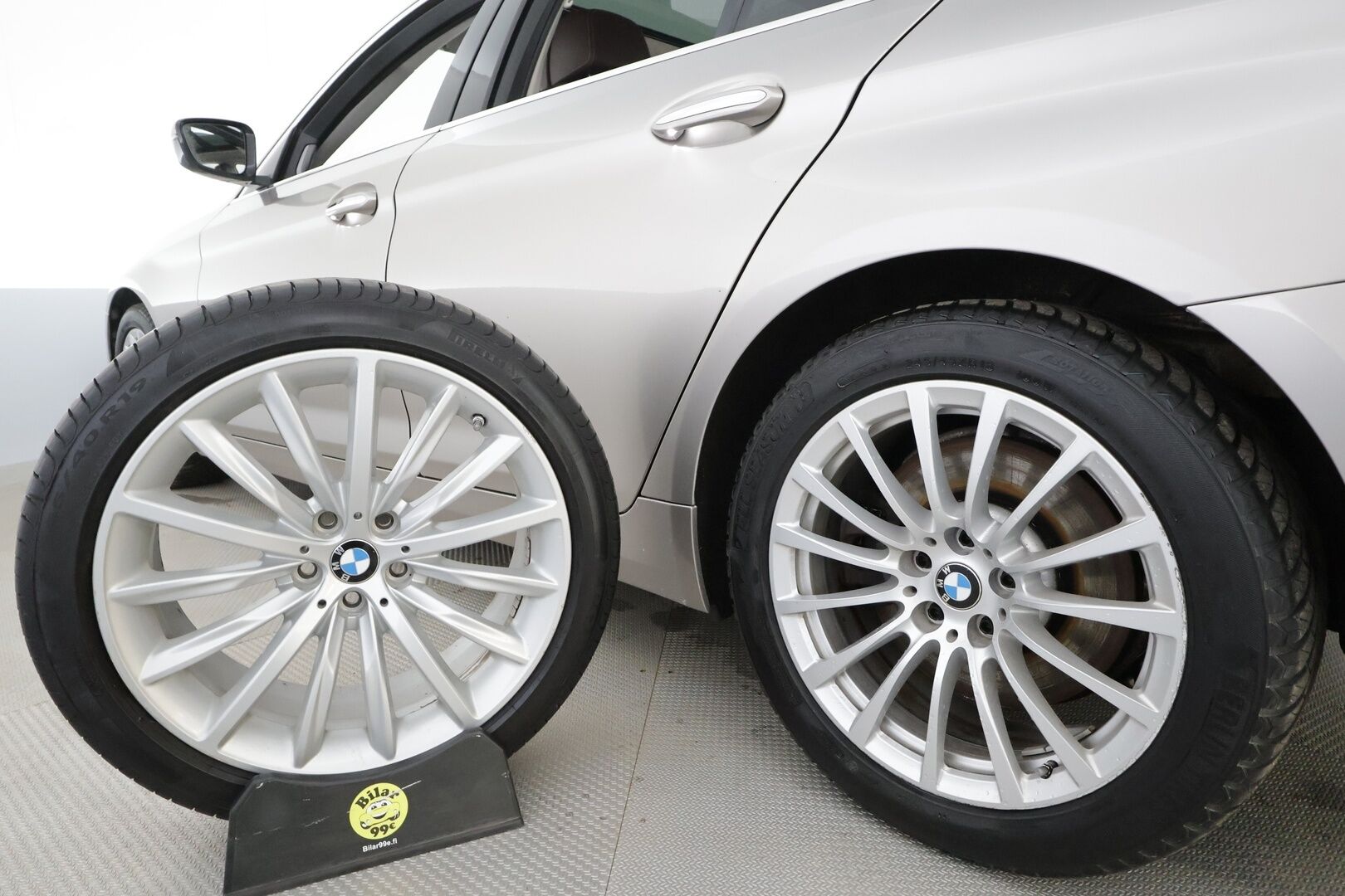 BMW 530 2017 G31 Touring 530d A xDrive Business Comfort * H&K / Panorama / ACC / Adapt.LED / 360° / Sisätilanlämmitin / Navi * - Koukku / HUD / Hierovat&Ilmastoidut Sportnahat Muistilla / Kahdet renkaat / Merkkihuollot - HULLUT BLACKWEEK JATKOT - KORKOTARJOUS 2,49%