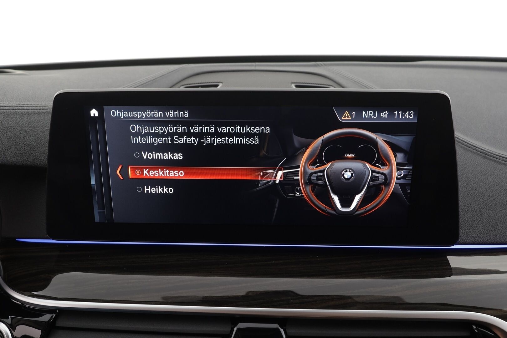 BMW 530 2017 G31 Touring 530d A xDrive Business Luxury * KATSO VARUSTEET! / H&K / Panorama / ACC / Adapt.LED / 360° * - Nelipyöräohjaus / Imuovet / Comfort istuimet Hieronnalla & Ilmastoinnilla / Digimittaristo / Koukku / HUD / Kahdet renkaat / Merkkihuollot