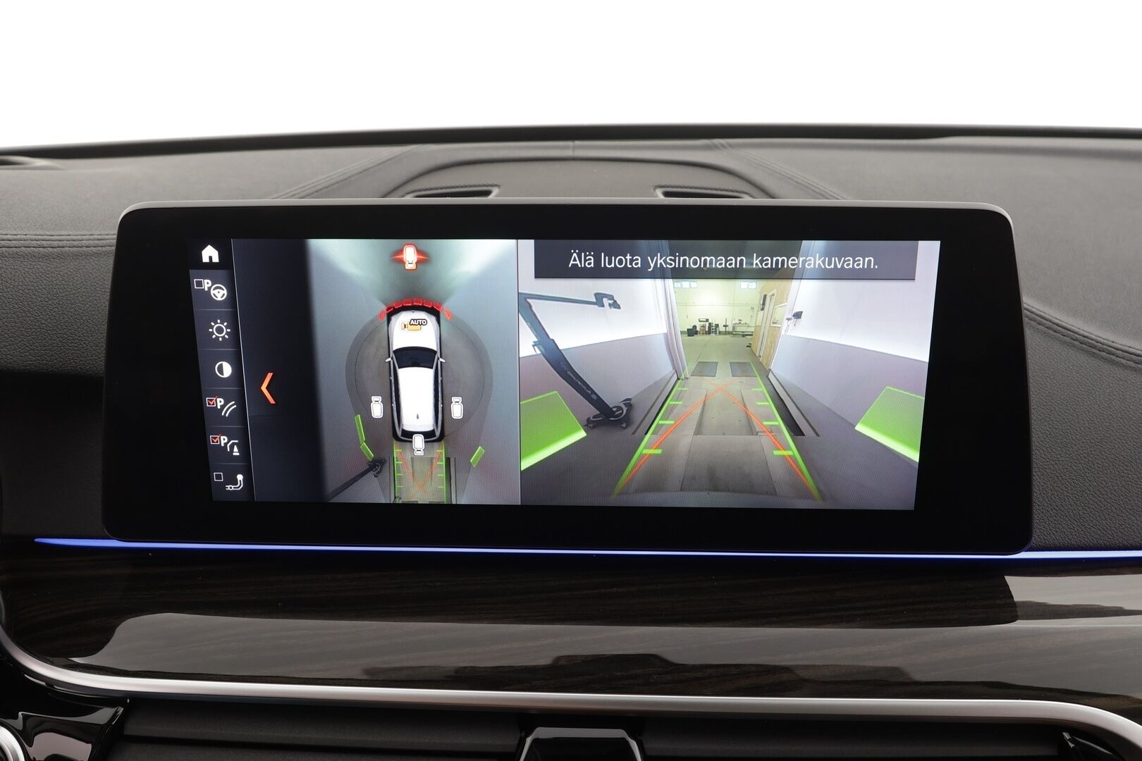 BMW 530 2017 G31 Touring 530d A xDrive Business Luxury * KATSO VARUSTEET! / H&K / Panorama / ACC / Adapt.LED / 360° * - Nelipyöräohjaus / Imuovet / Comfort istuimet Hieronnalla & Ilmastoinnilla / Digimittaristo / Koukku / HUD / Kahdet renkaat / Merkkihuollot