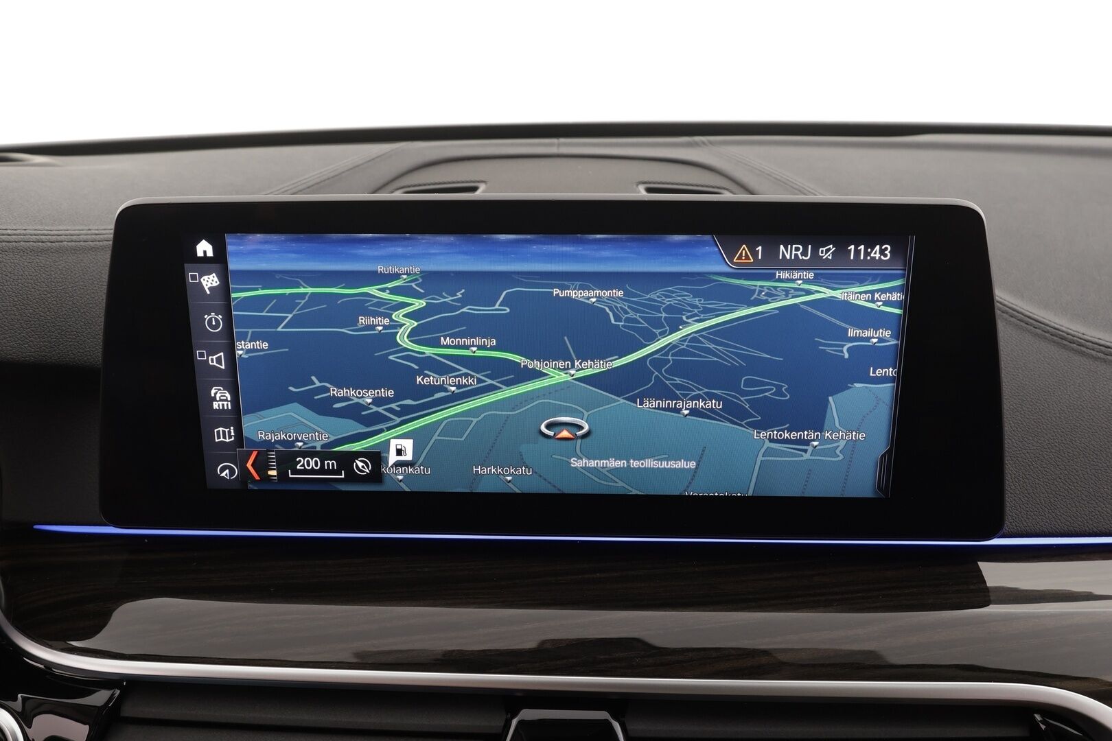 BMW 530 2017 G31 Touring 530d A xDrive Business Luxury * KATSO VARUSTEET! / H&K / Panorama / ACC / Adapt.LED / 360° * - Nelipyöräohjaus / Imuovet / Comfort istuimet Hieronnalla & Ilmastoinnilla / Digimittaristo / Koukku / HUD / Kahdet renkaat / Merkkihuollot