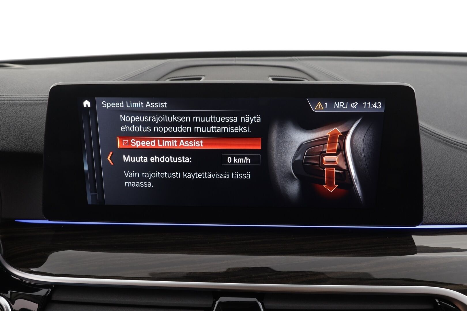 BMW 530 2017 G31 Touring 530d A xDrive Business Luxury * KATSO VARUSTEET! / H&K / Panorama / ACC / Adapt.LED / 360° * - Nelipyöräohjaus / Imuovet / Comfort istuimet Hieronnalla & Ilmastoinnilla / Digimittaristo / Koukku / HUD / Kahdet renkaat / Merkkihuollot