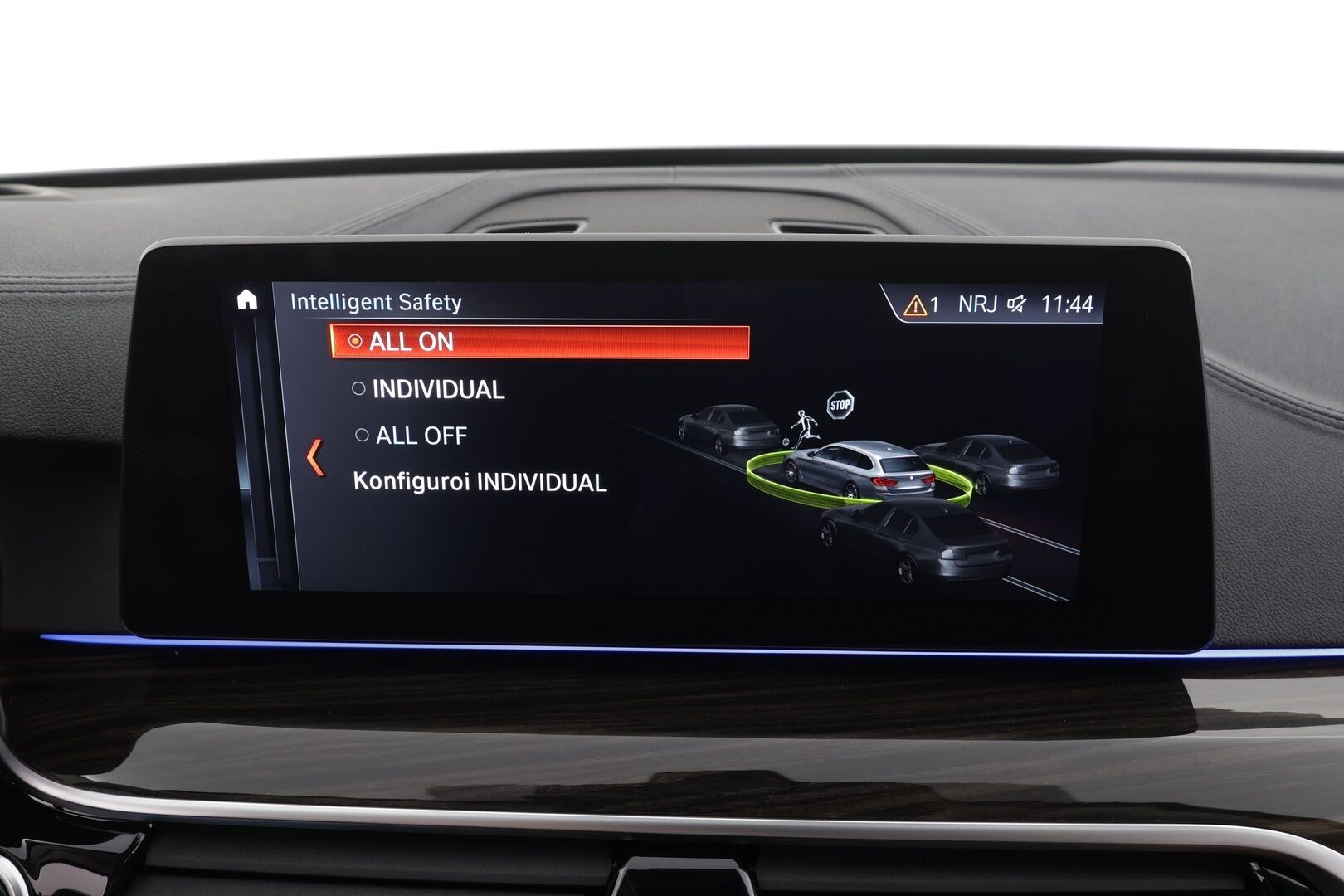 BMW 530 2017 G31 Touring 530d A xDrive Business Comfort * H&K / Panorama / ACC / Adapt.LED / 360° / Sisätilanlämmitin / Navi * - Koukku / HUD / Hierovat&Ilmastoidut Sportnahat Muistilla / Kahdet renkaat / Merkkihuollot - HULLUT BLACKWEEK JATKOT - KORKOTARJOUS 2,49%