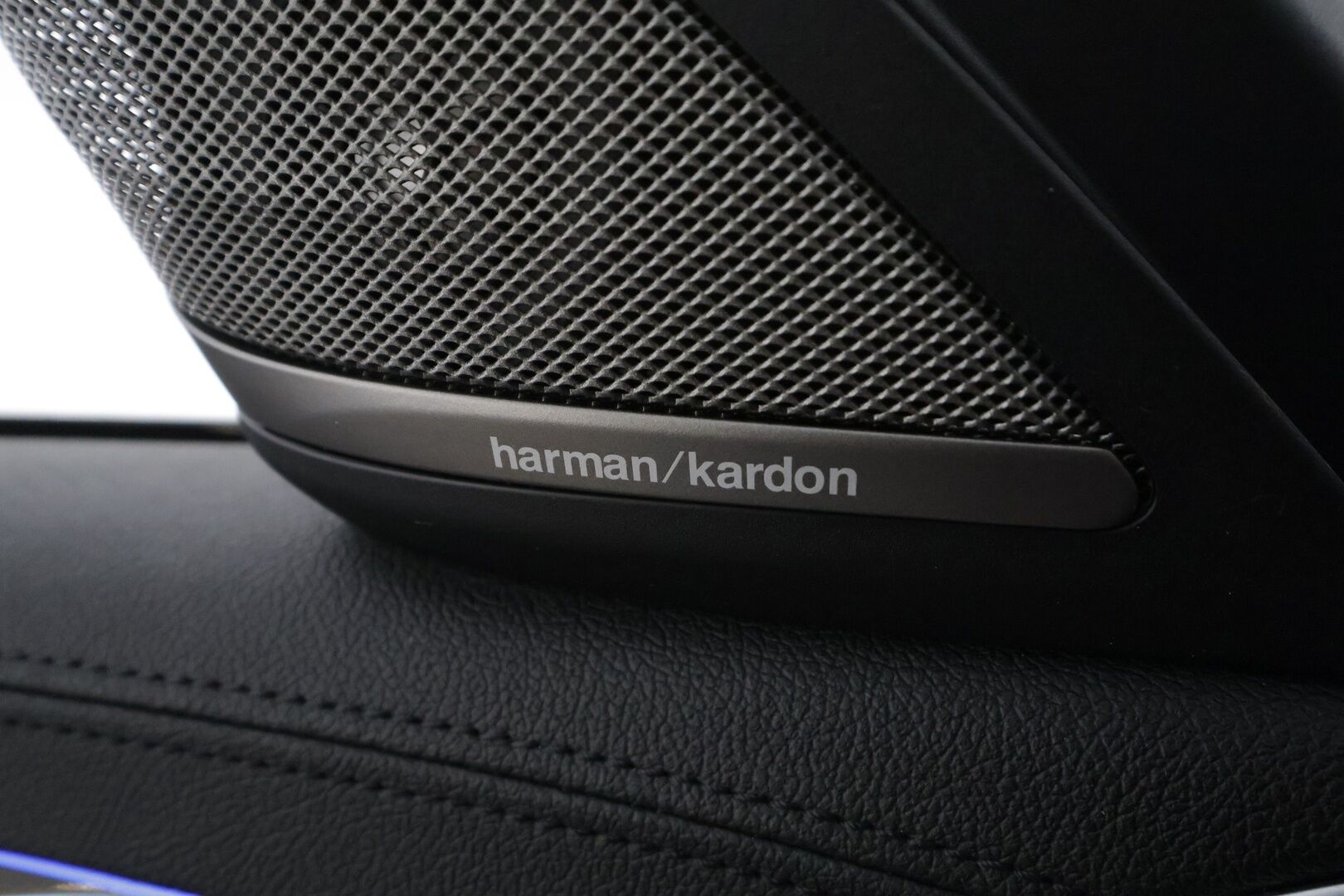 BMW 530 2017 G31 Touring 530d A xDrive Business Comfort * H&K / Panorama / ACC / Adapt.LED / 360° / Sisätilanlämmitin / Navi * - Koukku / HUD / Hierovat&Ilmastoidut Sportnahat Muistilla / Kahdet renkaat / Merkkihuollot - HULLUT BLACKWEEK JATKOT - KORKOTARJOUS 2,49%